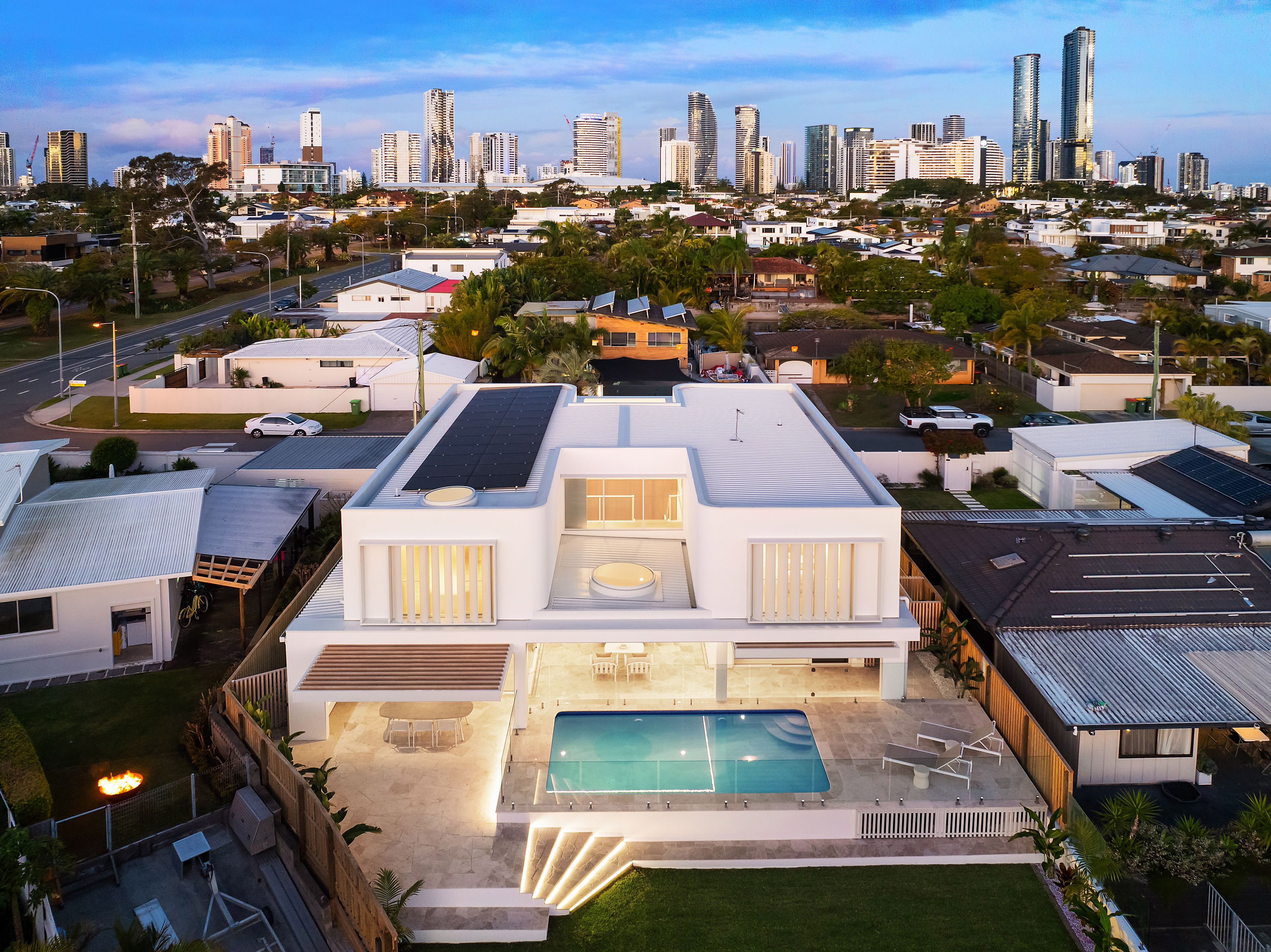 1 Summerland Key, Broadbeach Waters, QLD 4218