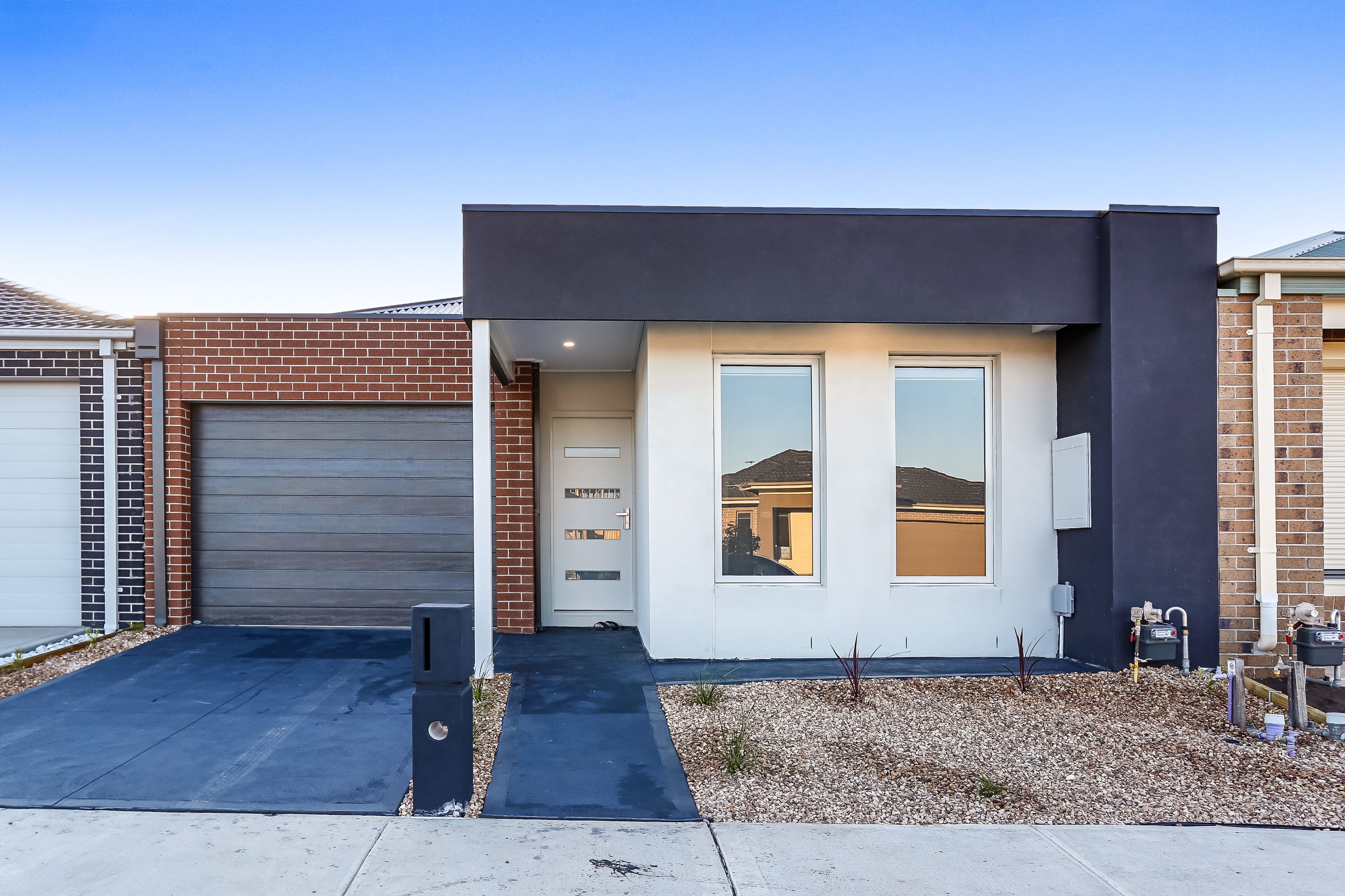 10 Charnwood Street, Mickleham, VIC 3064