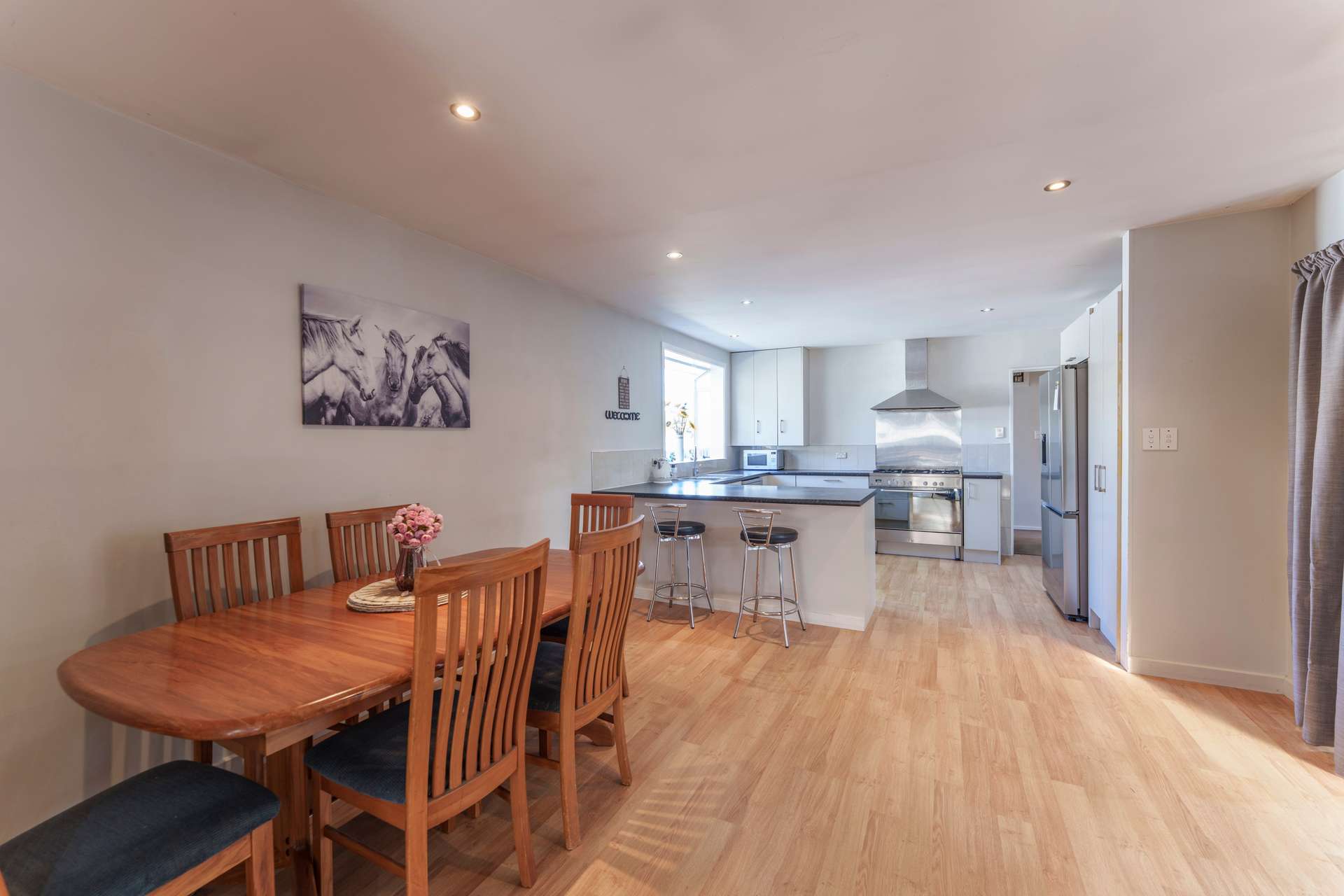 16 Woodend Road photo 4