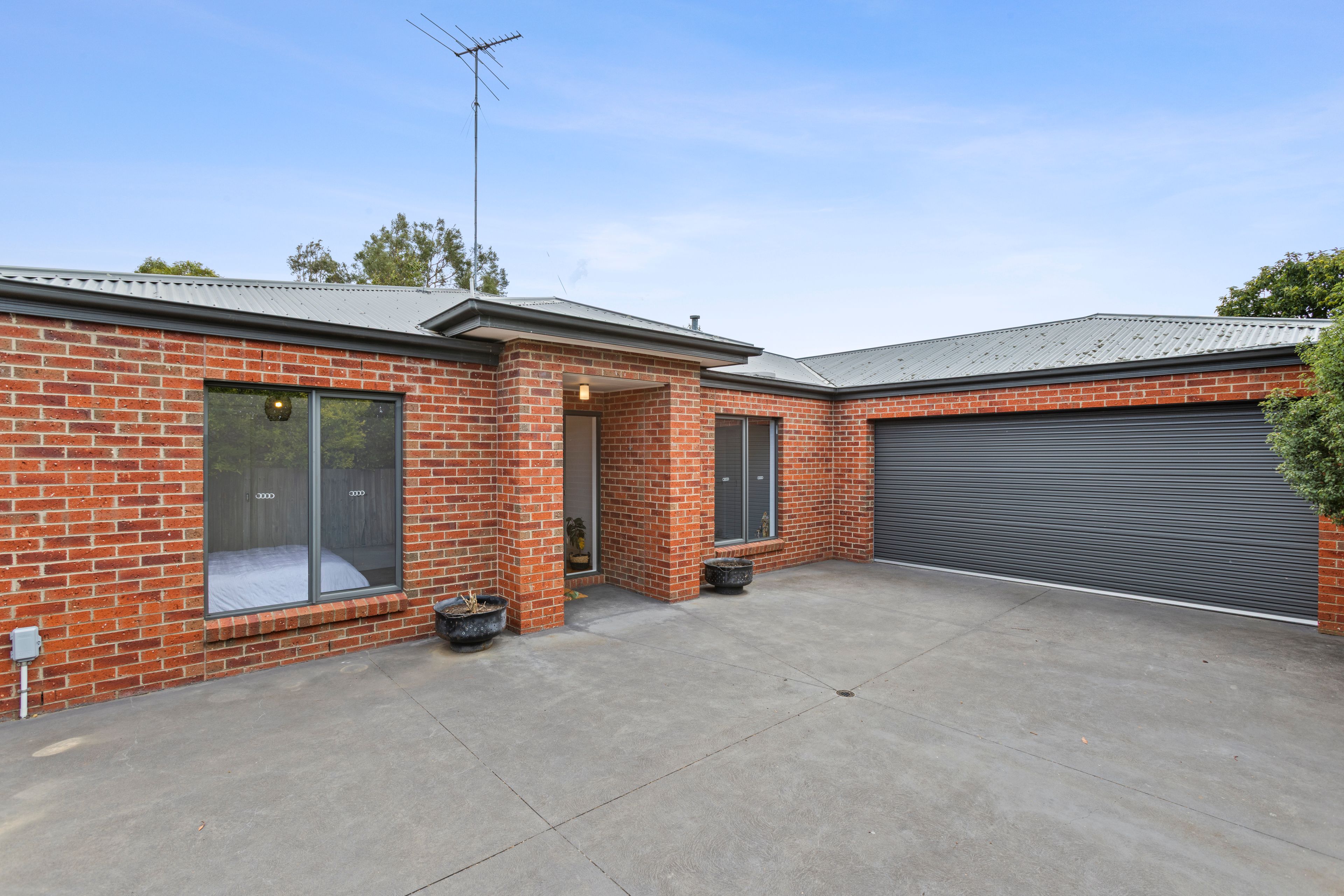 2/13 Charlotte Avenue, Newcomb, VIC 3219