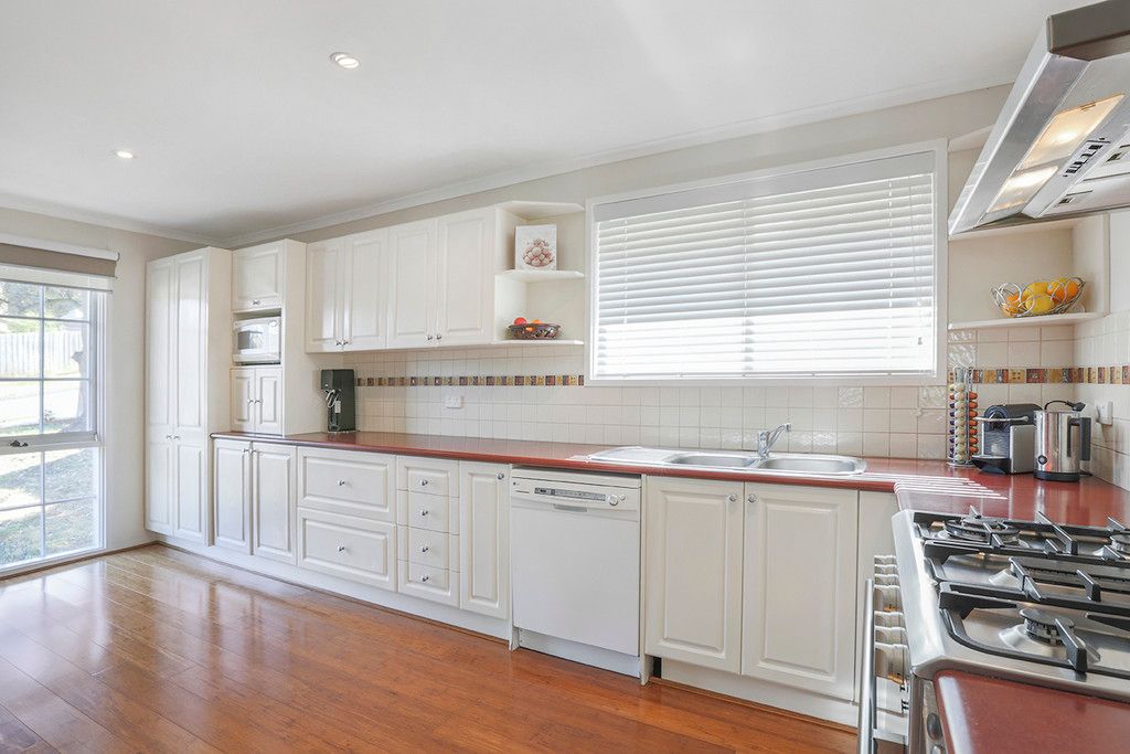 10 Collett Rise, Endeavour Hills, VIC 3802