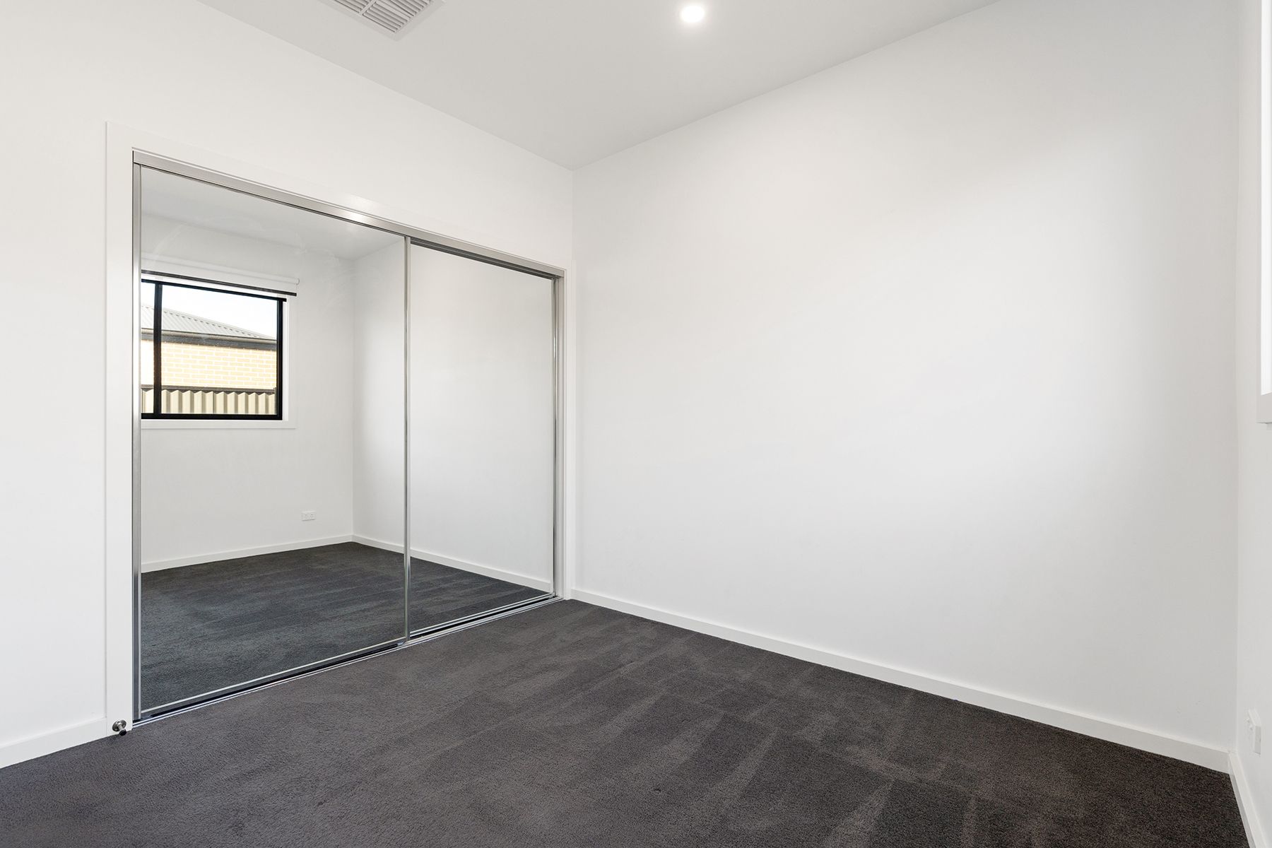 18 Elderberry Street — photo 9 of 14