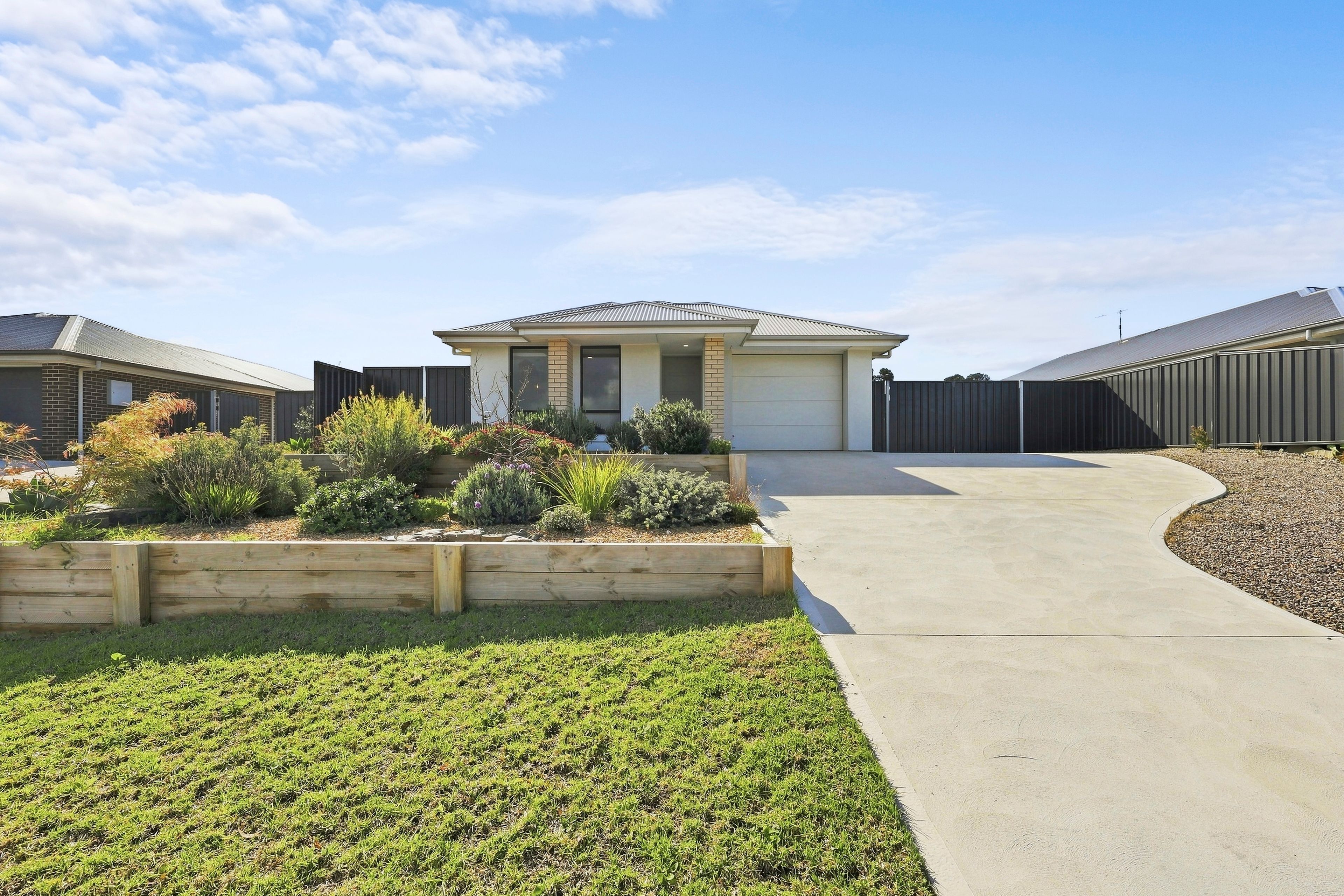 16 Victoria Parade — photo from Ray White Goolwa