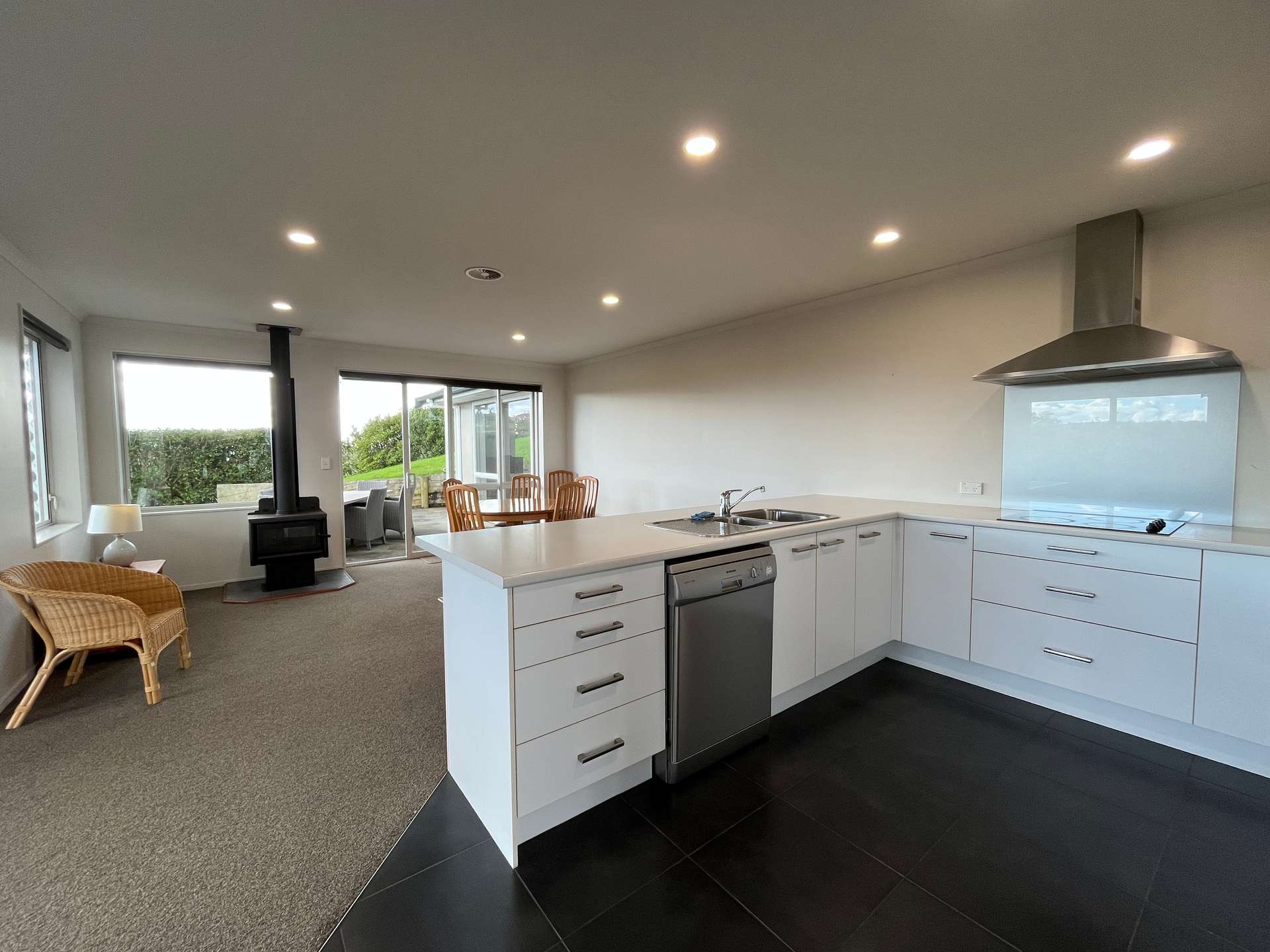 15 Seascape Crescent photo 1
