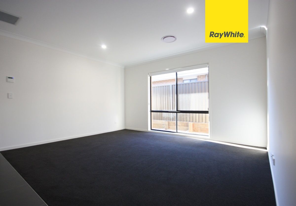 6 Willunga Street, Gregory Hills, NSW 2557