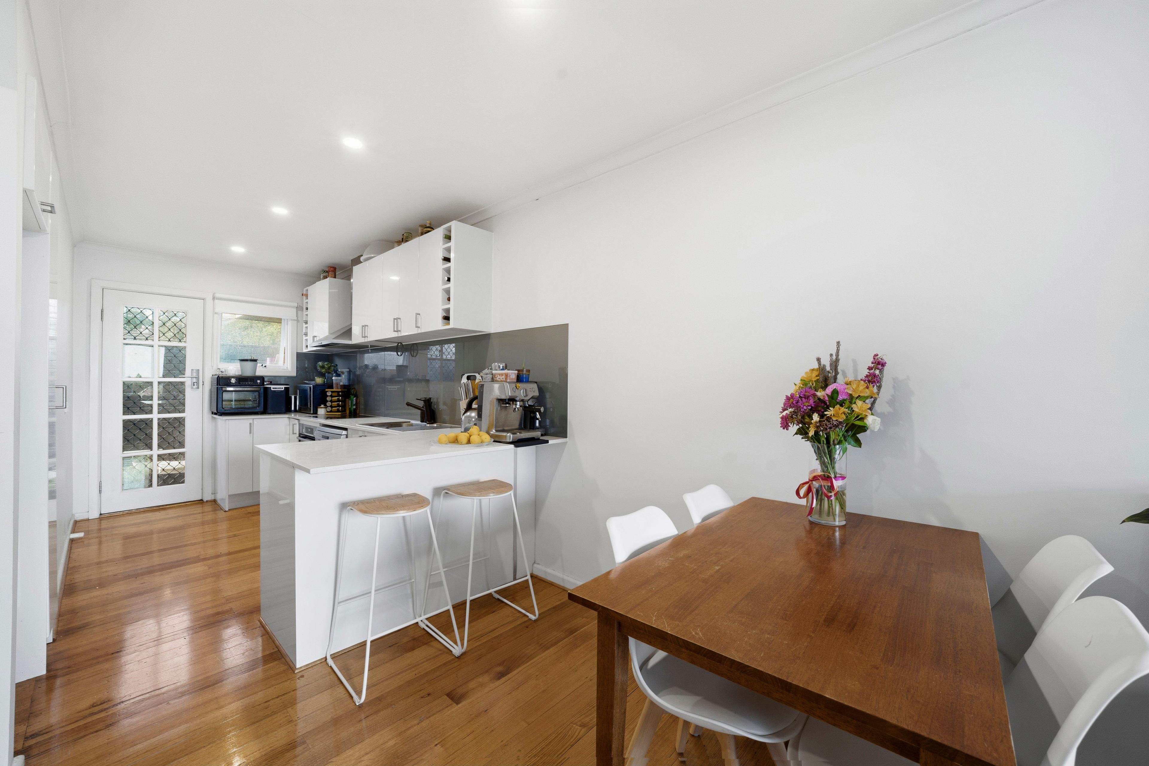 6/11 Florence Street — photo 5 of 15