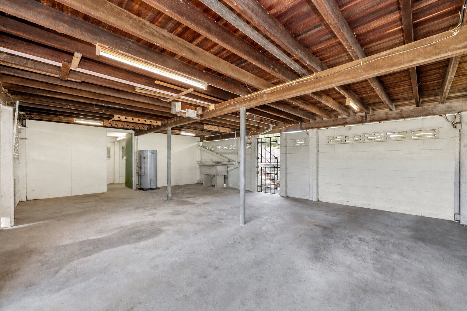 16 Rhodes Street — photo 7 of 8