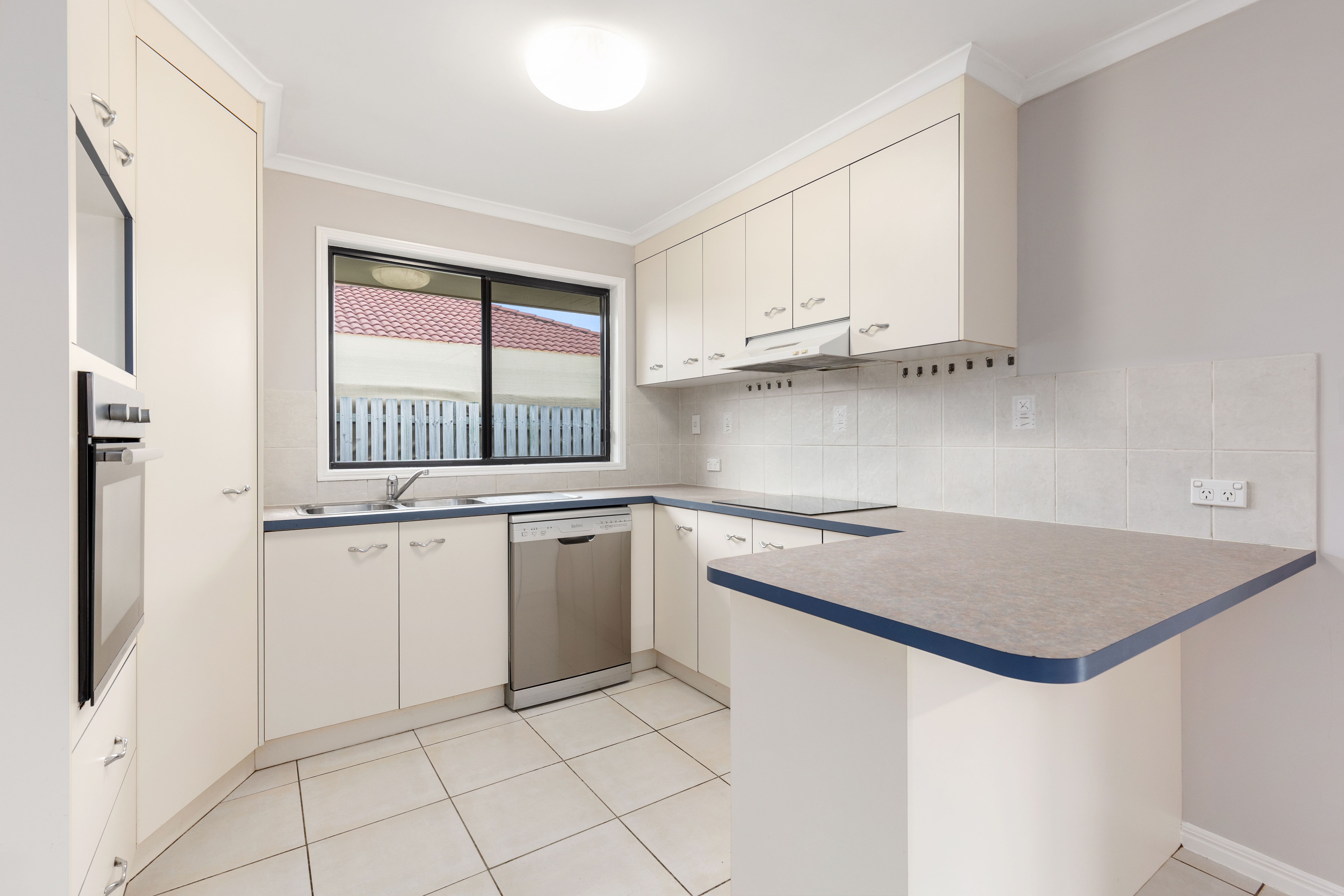 20 Moonstone Drive, Urangan, QLD 4655