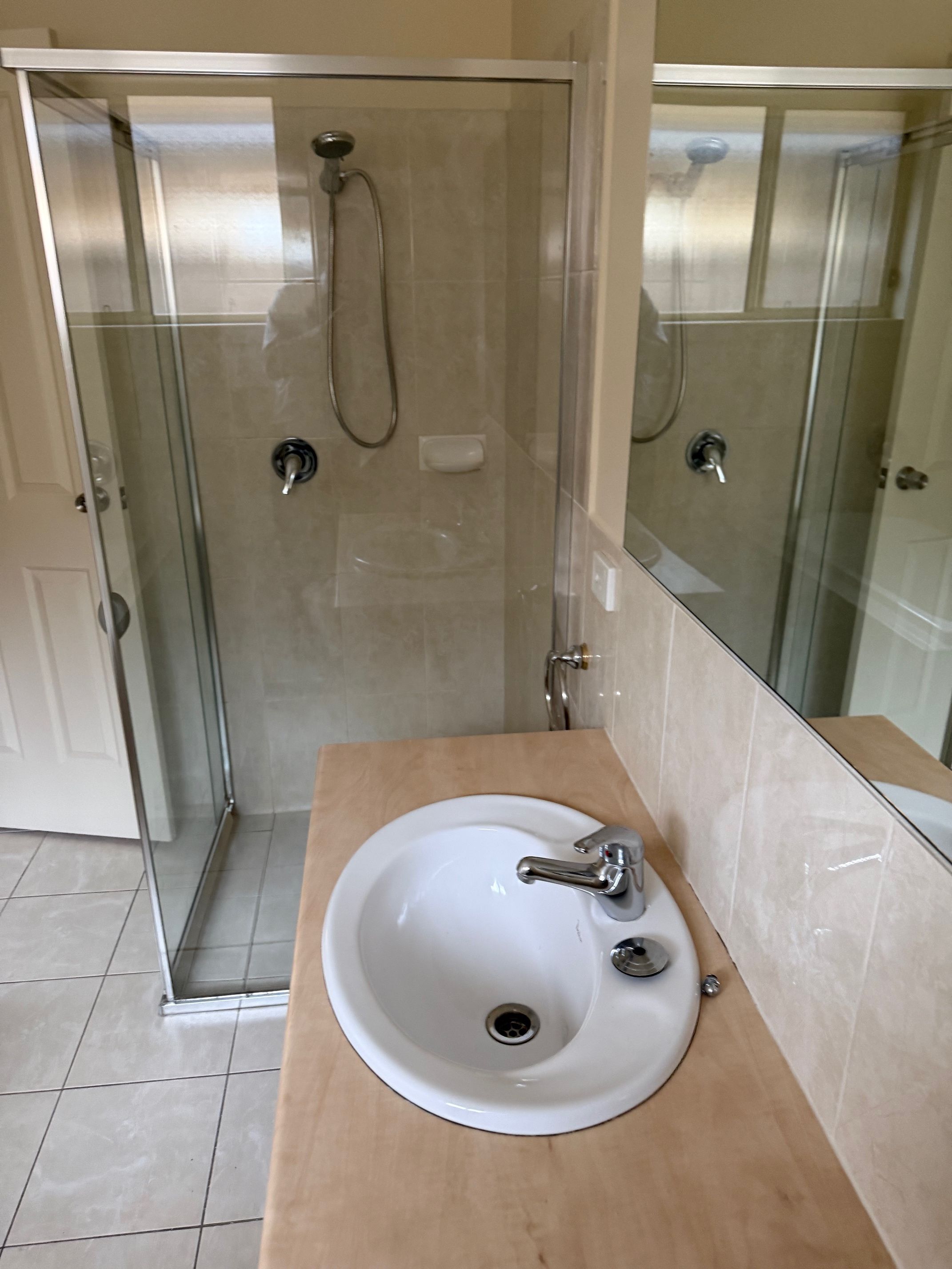 6 Yvonne Street — photo 4 of 12