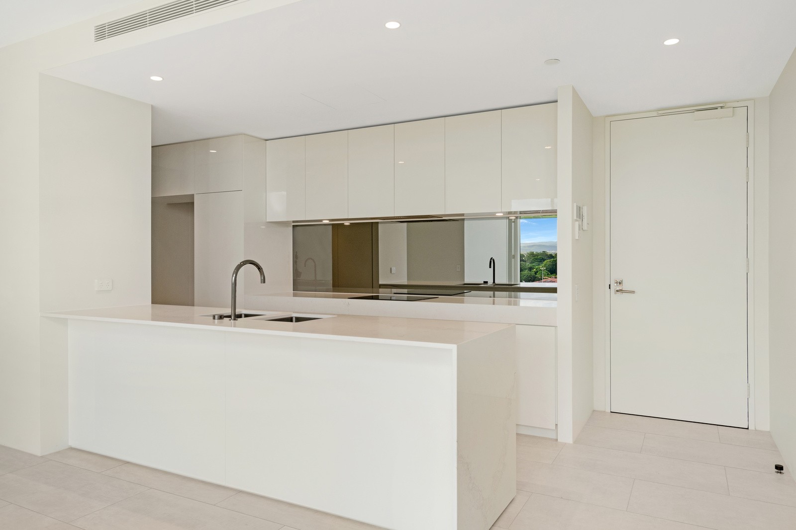 3905/24 The Lanes Boulevard, Mermaid Waters, QLD 4218