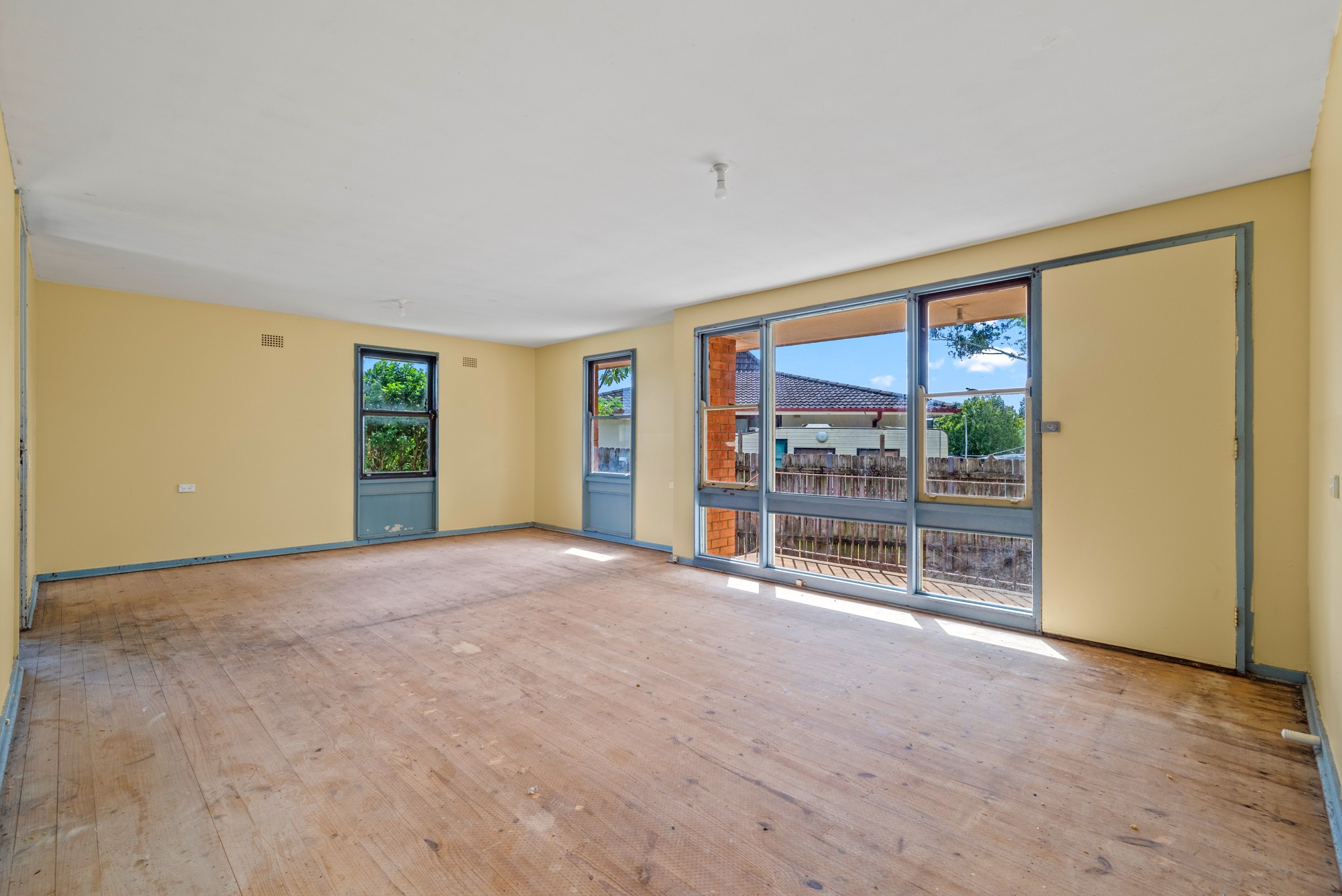 12 Yarrawin Way, Airds, NSW 2560