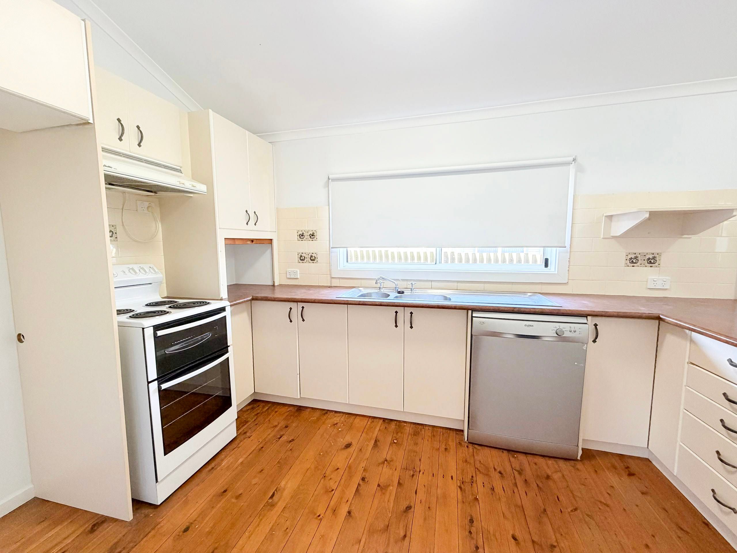 1 Carrington Street, Parkes, NSW 2870