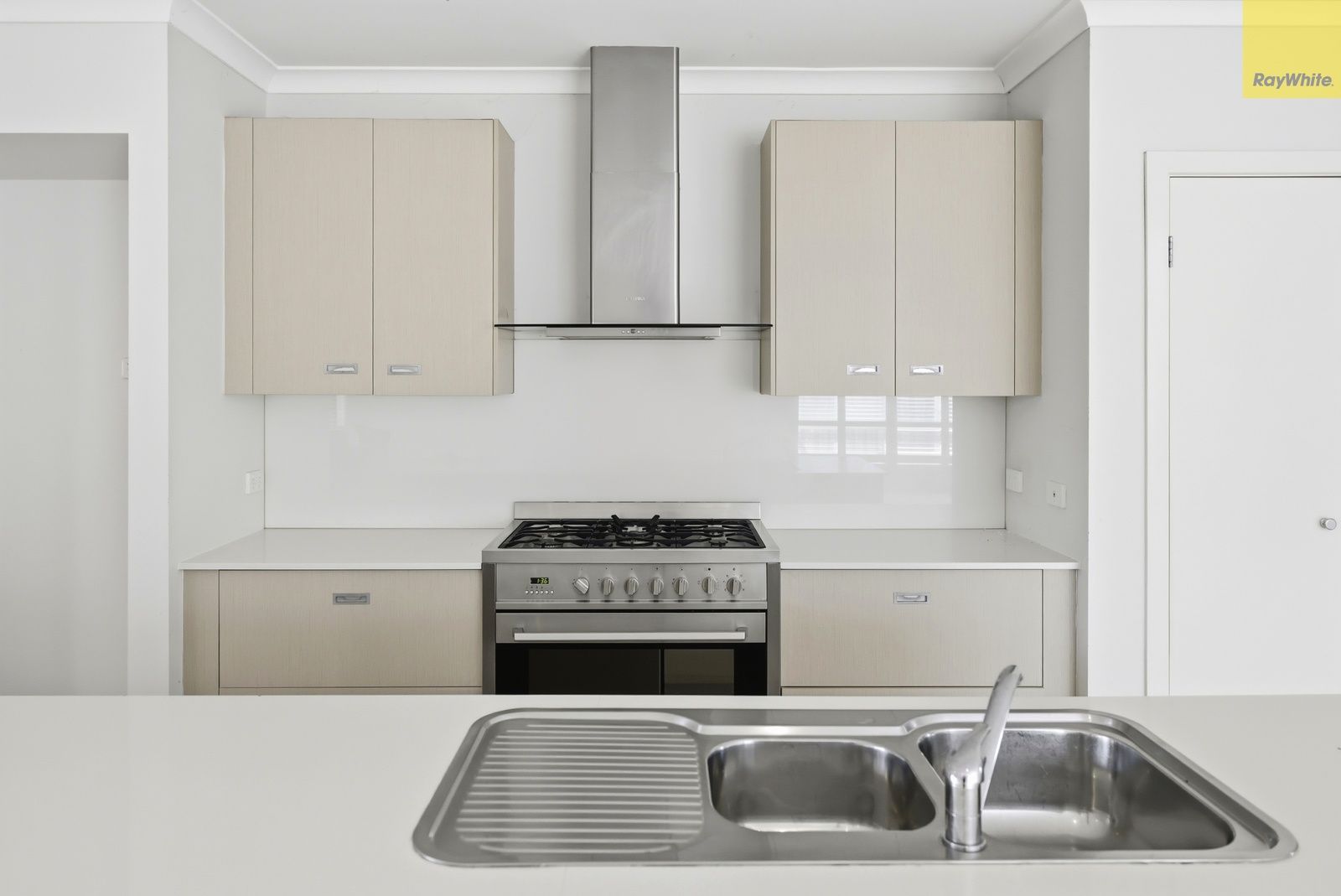 4 Oakland Avenue, Point Cook, VIC 3030