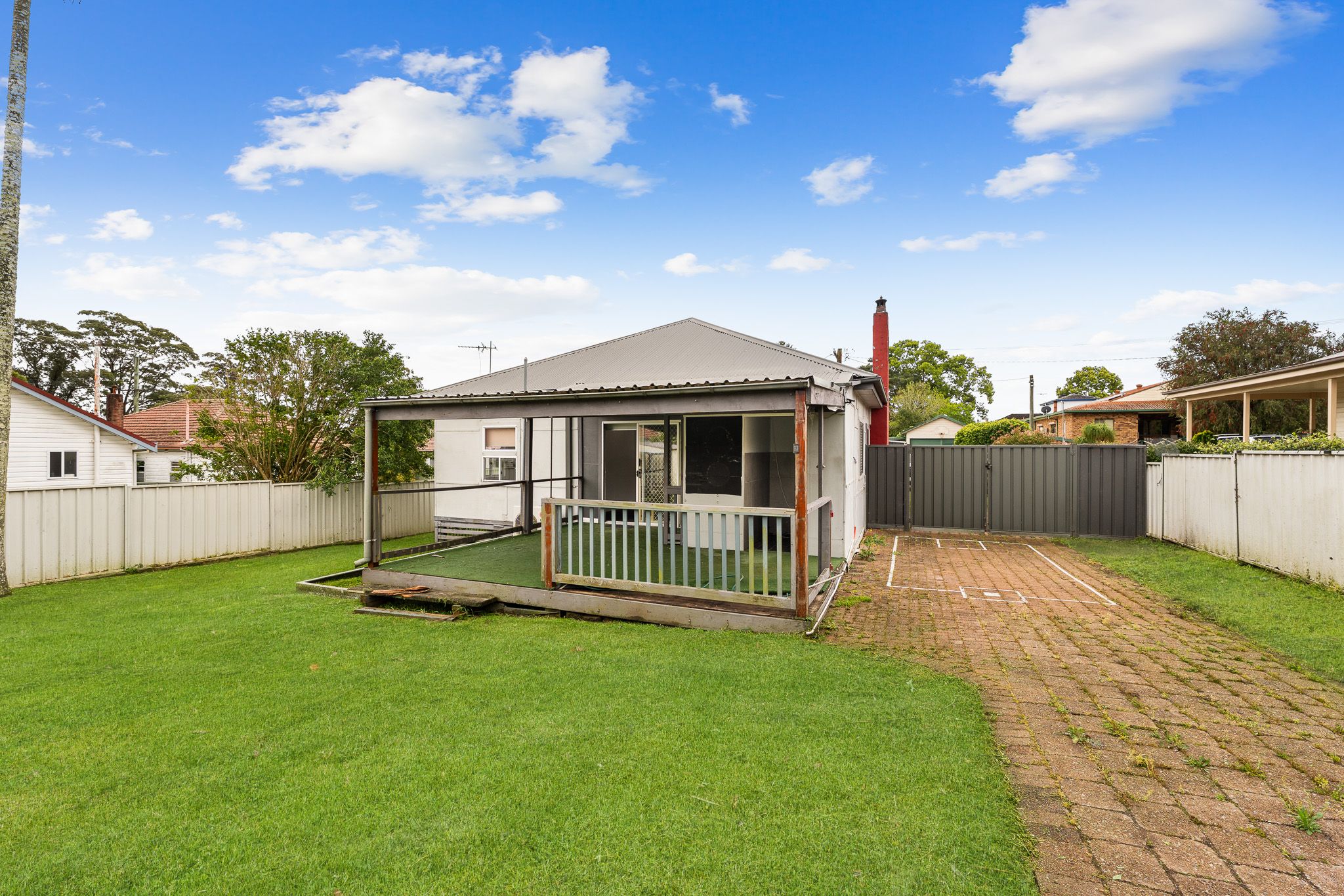 29 Kia-Ora Street — photo 16 of 22