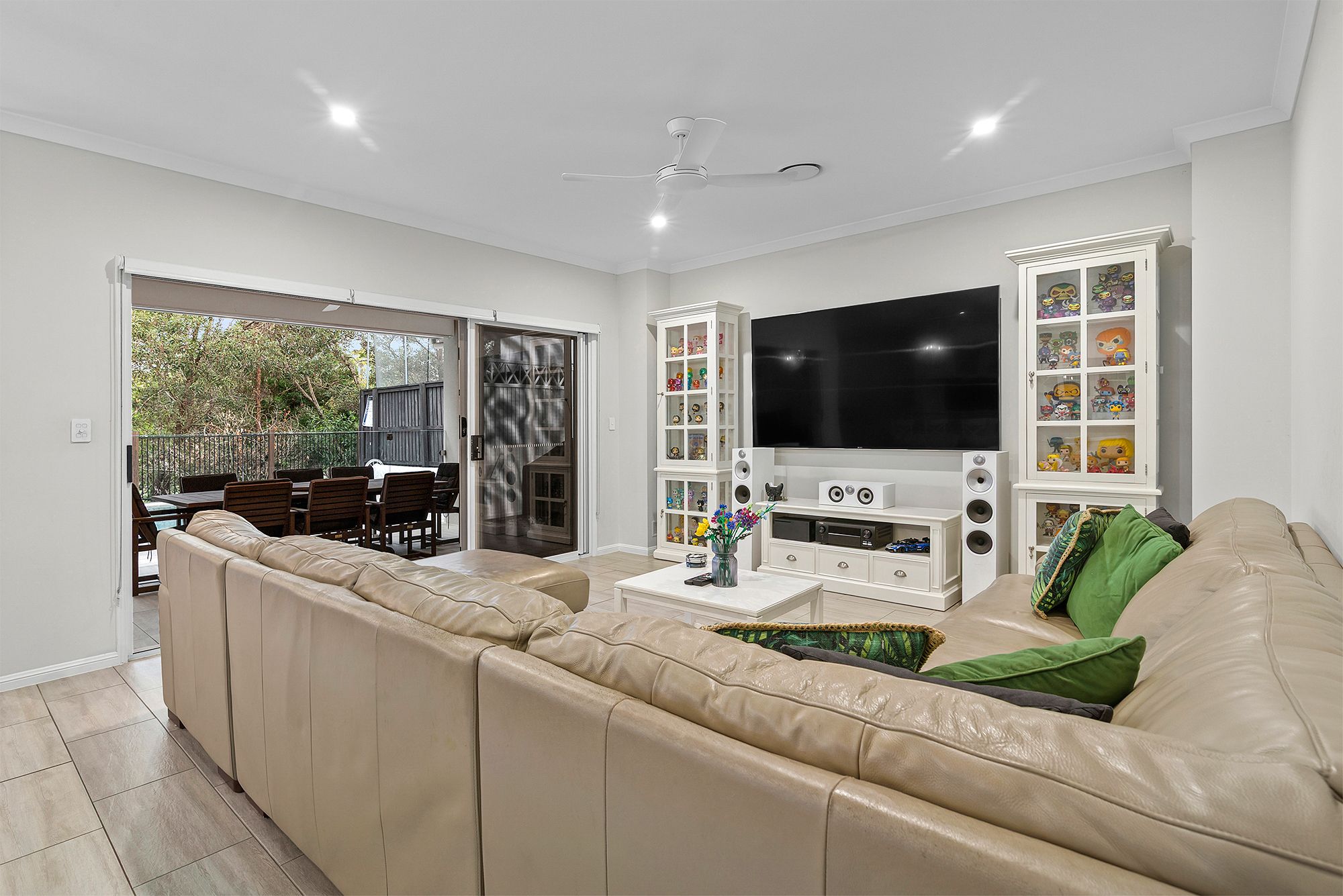 16 Woodward Crescent — photo 9 of 27