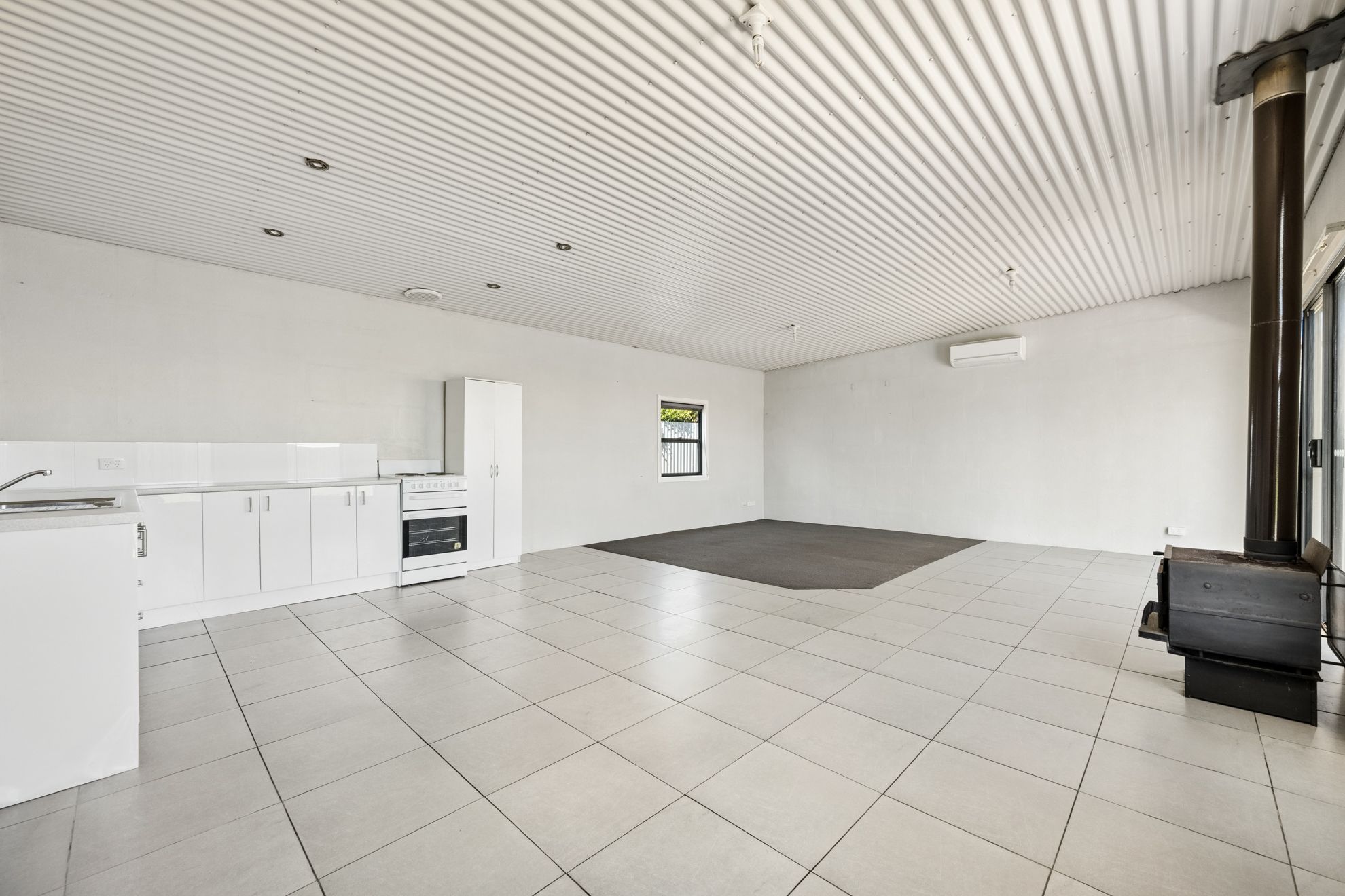 15 Thompson Road — photo 4 of 19