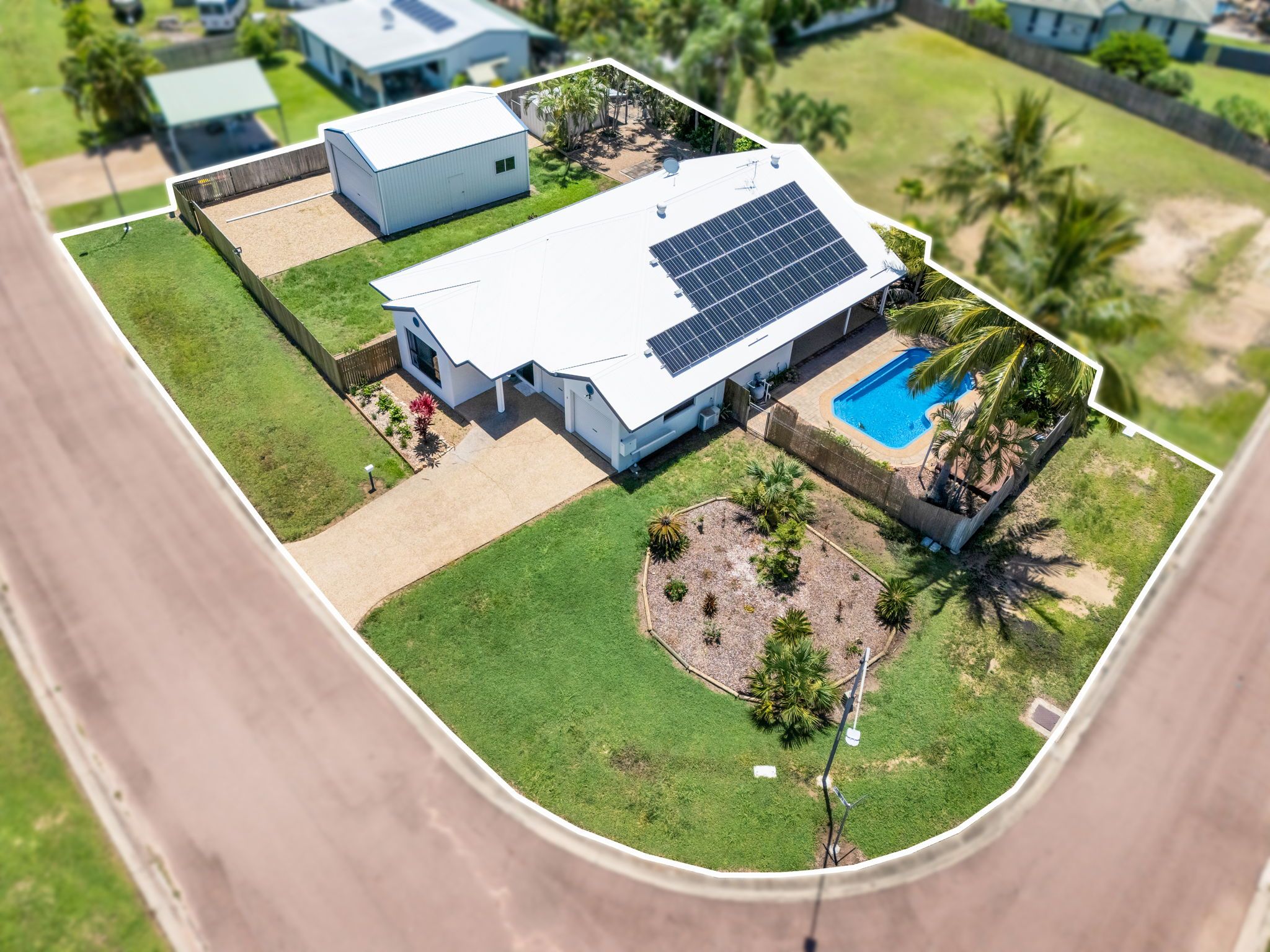 3 Lasindra Court, Bushland Beach, QLD 4818