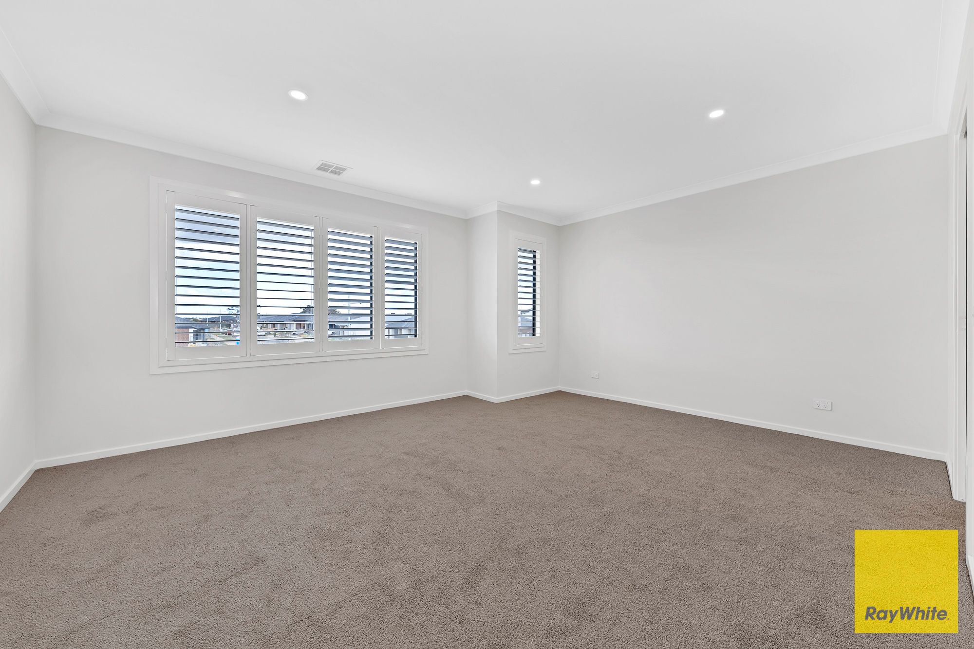 34 Varnish Road — photo 6 of 17
