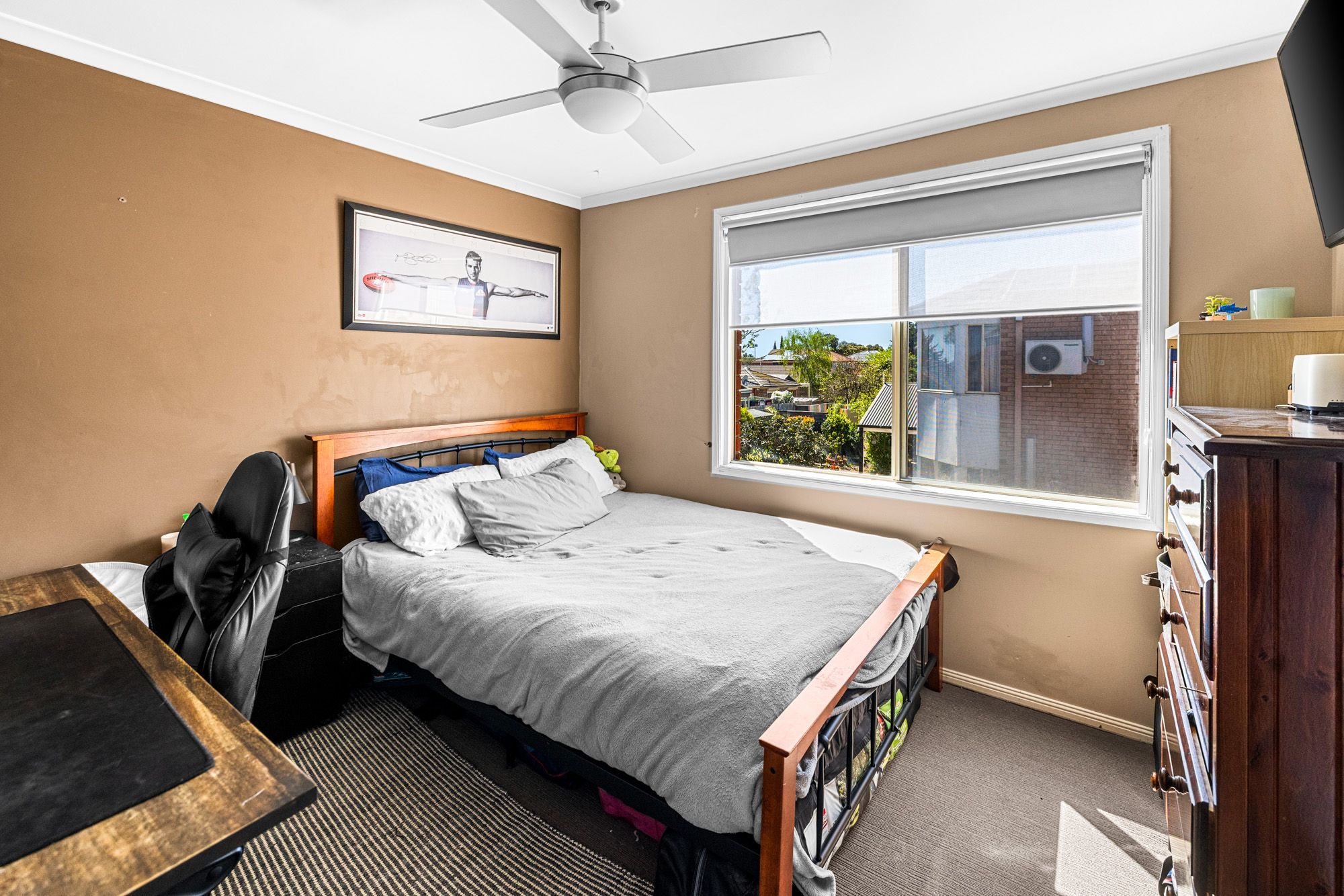 1 Trentham Close — photo 13 of 25