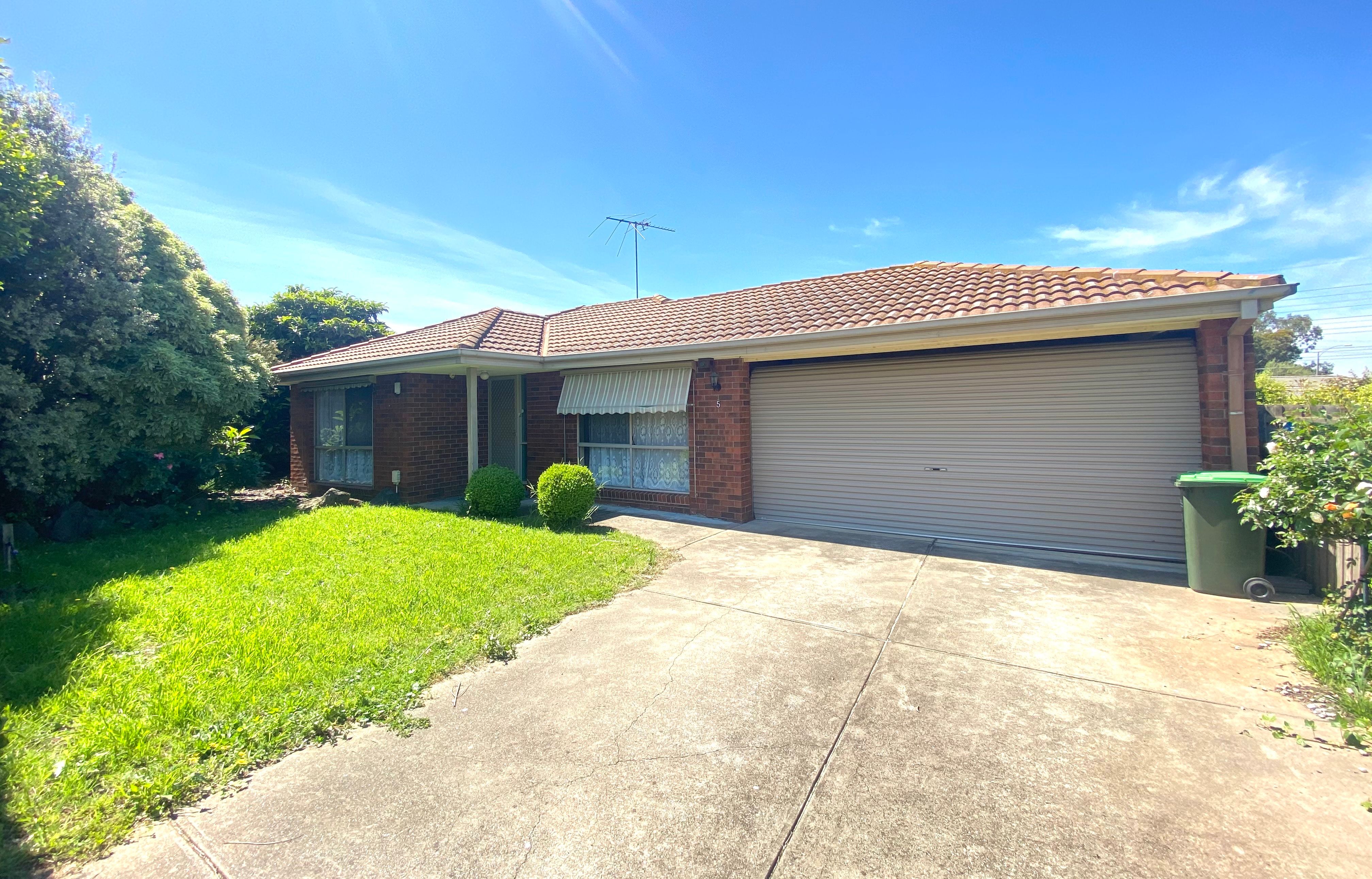 5 Nunn Close, Mill Park, VIC 3082