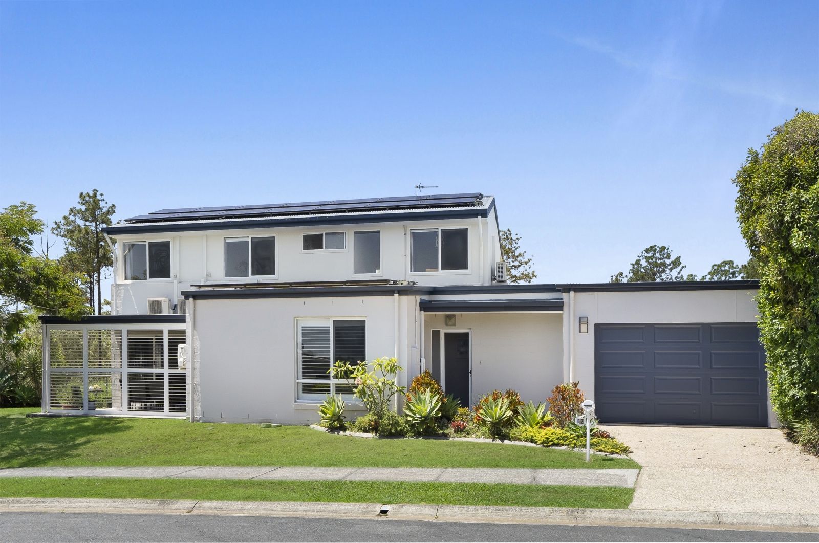 12 Norfolk Drive, Pacific Pines QLD 4211
