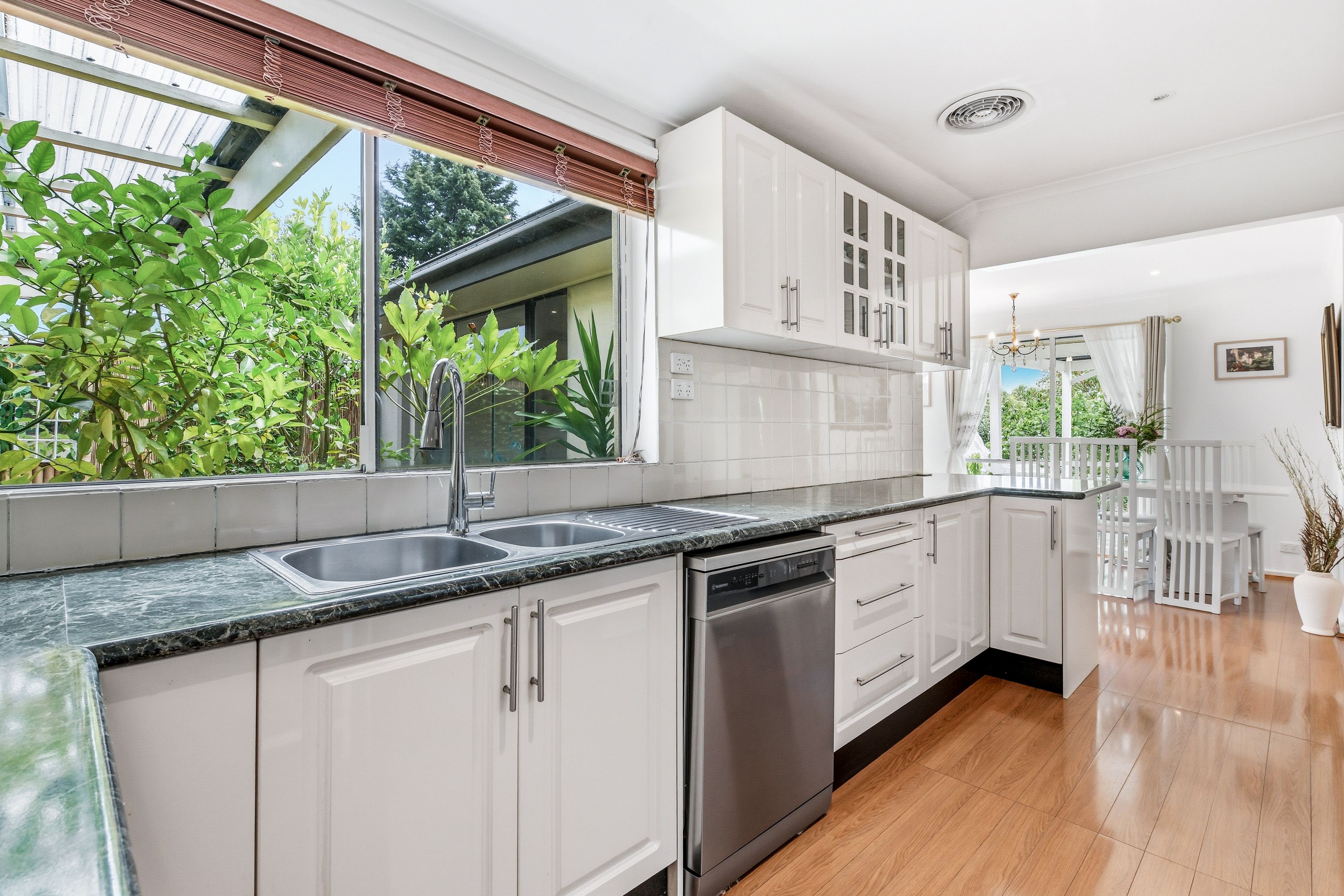 220 Hawthorn Road — photo 8 of 16