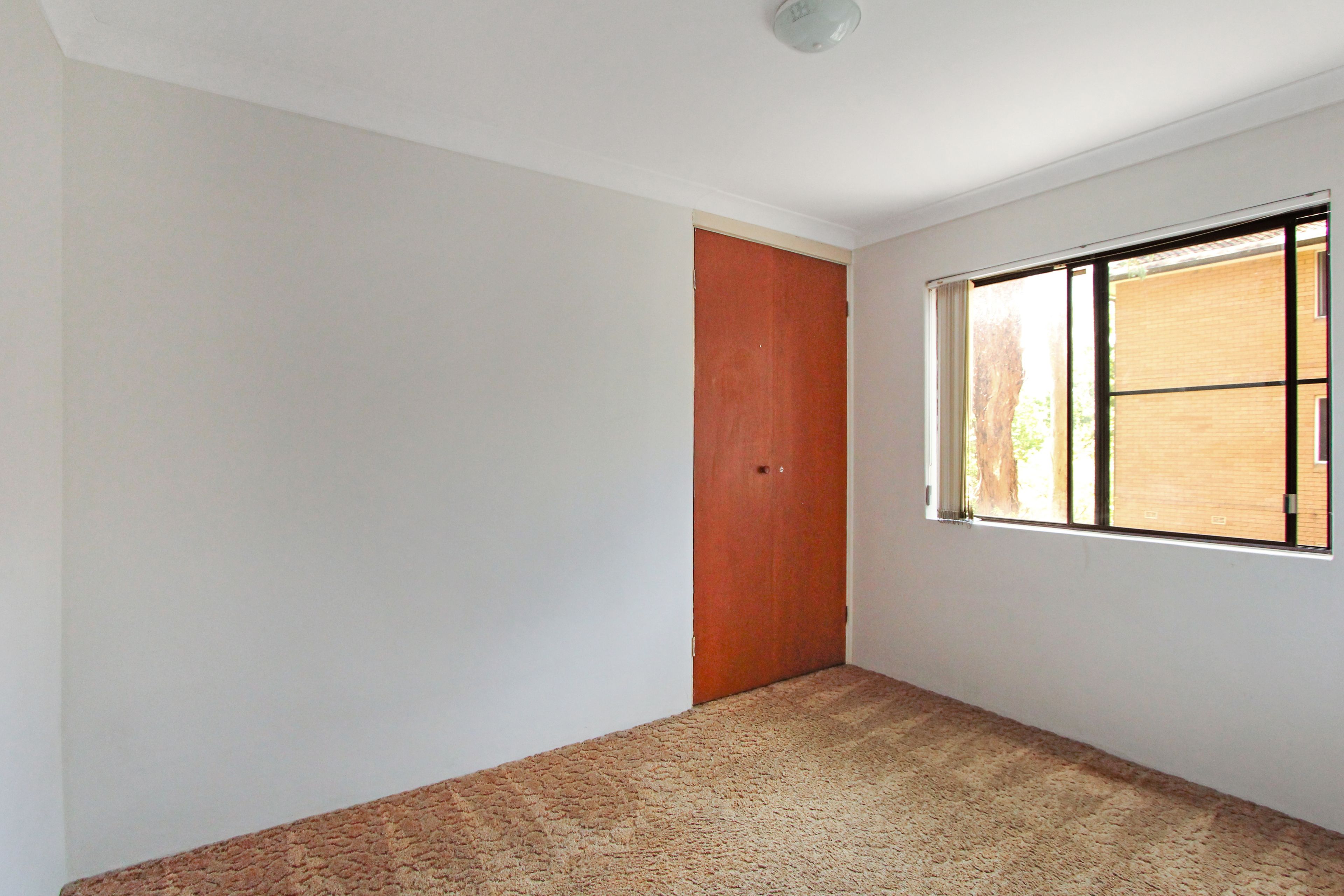 8/15 Cottonwood Crescent — photo 6 of 7