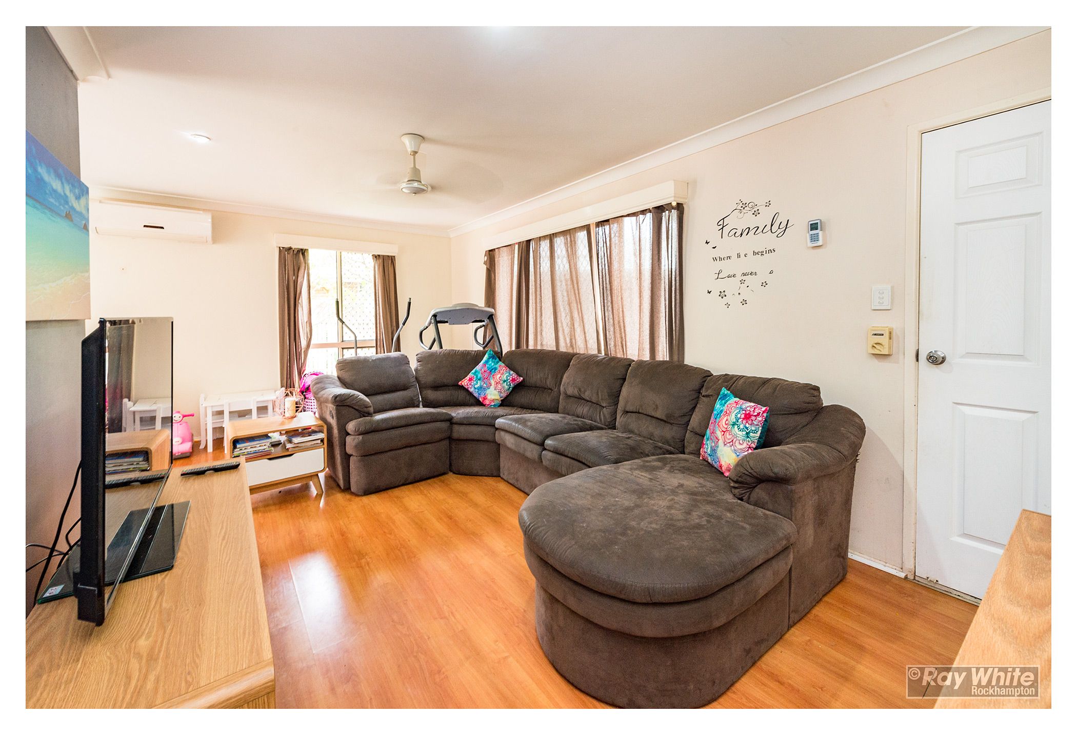 2/11 Dunbavan Place, Norman Gardens, QLD 4701