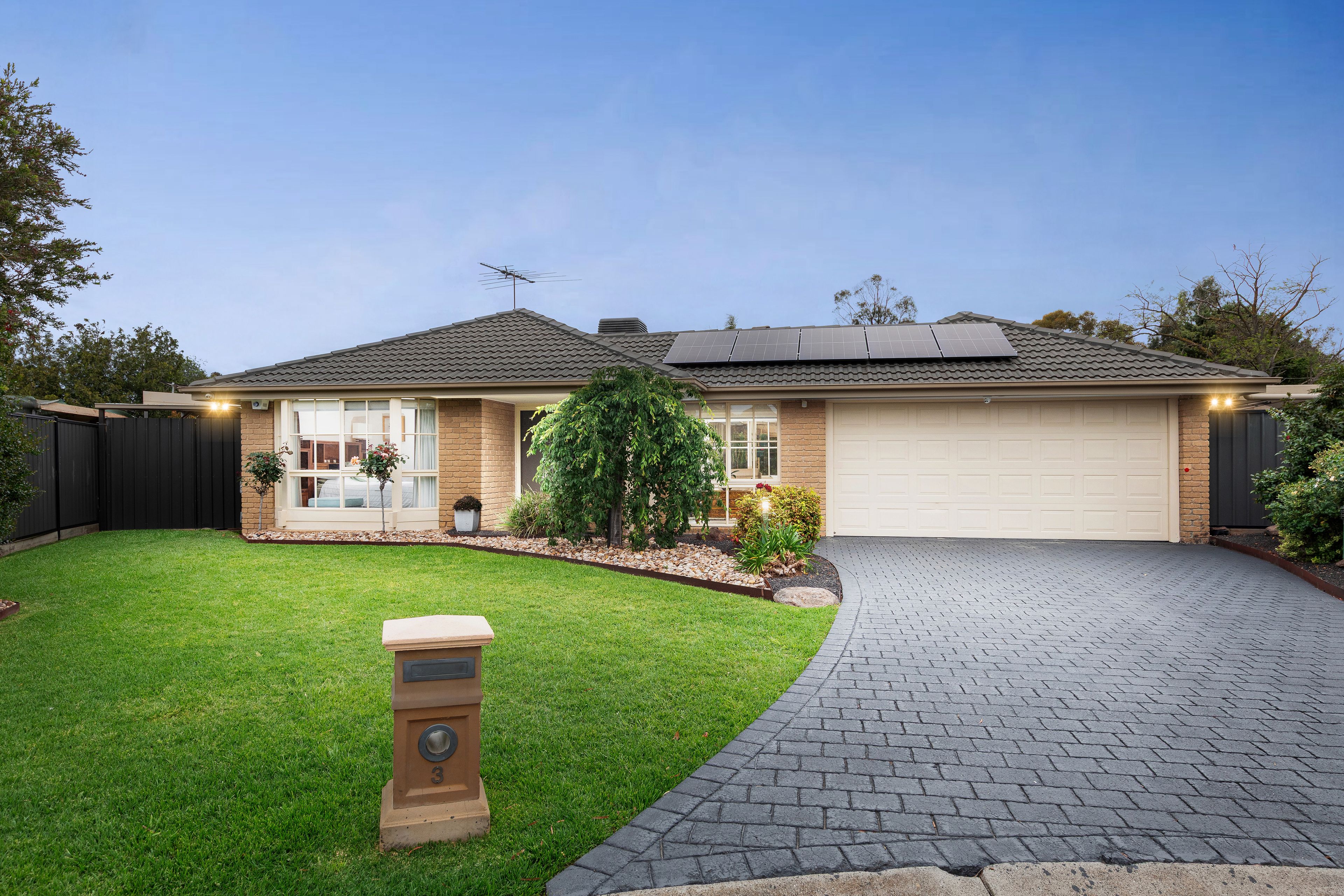 3 Troon Court, Sunbury VIC 3429