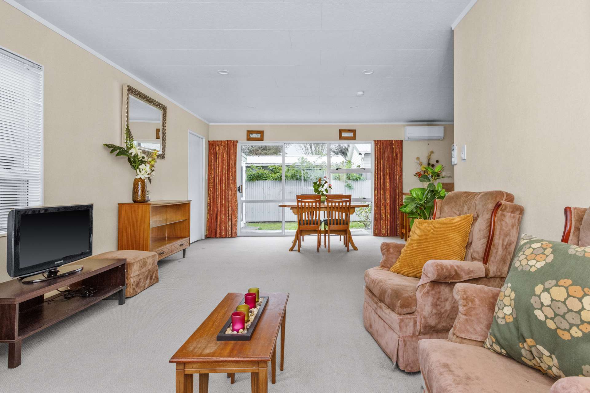 2/64 Riverbend Road photo 2