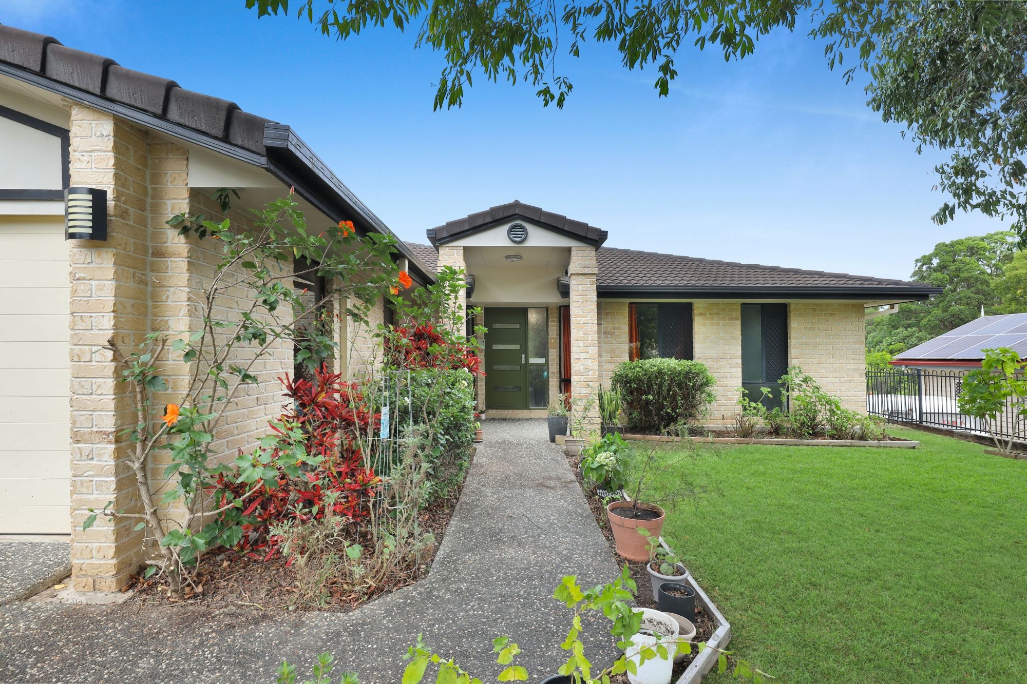 4 Sunbeam Court, Eatons Hill, QLD 4037