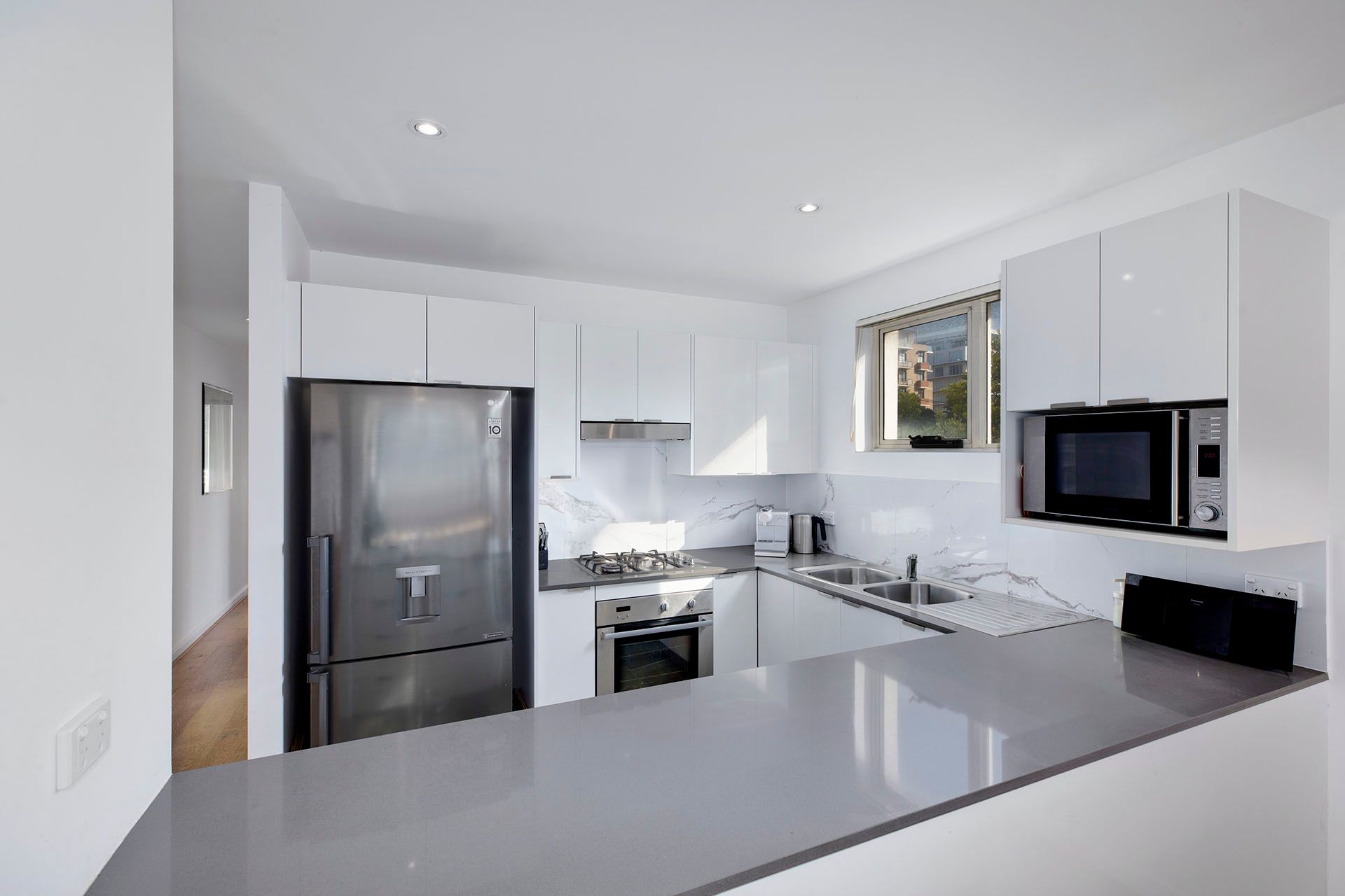 13/2-6 Beach Street — photo 8 of 17