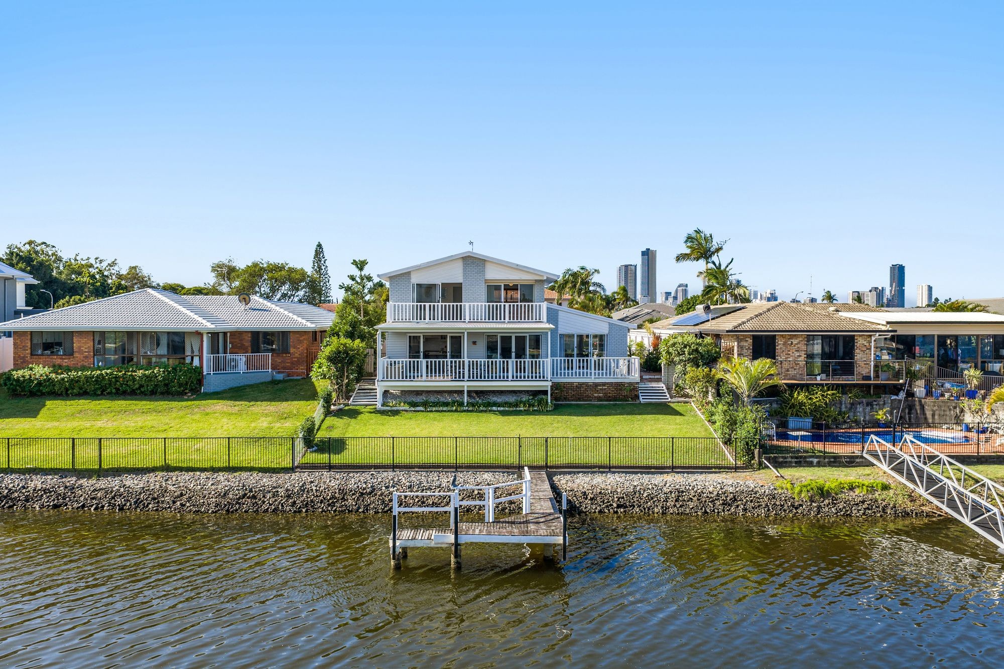 9 Pilot Court, Mermaid Waters, QLD 4218