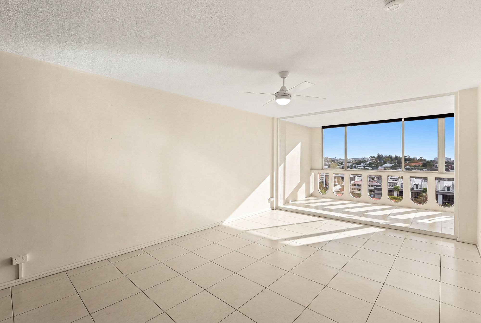 22/341 Bowen Terrace — photo 10 of 21