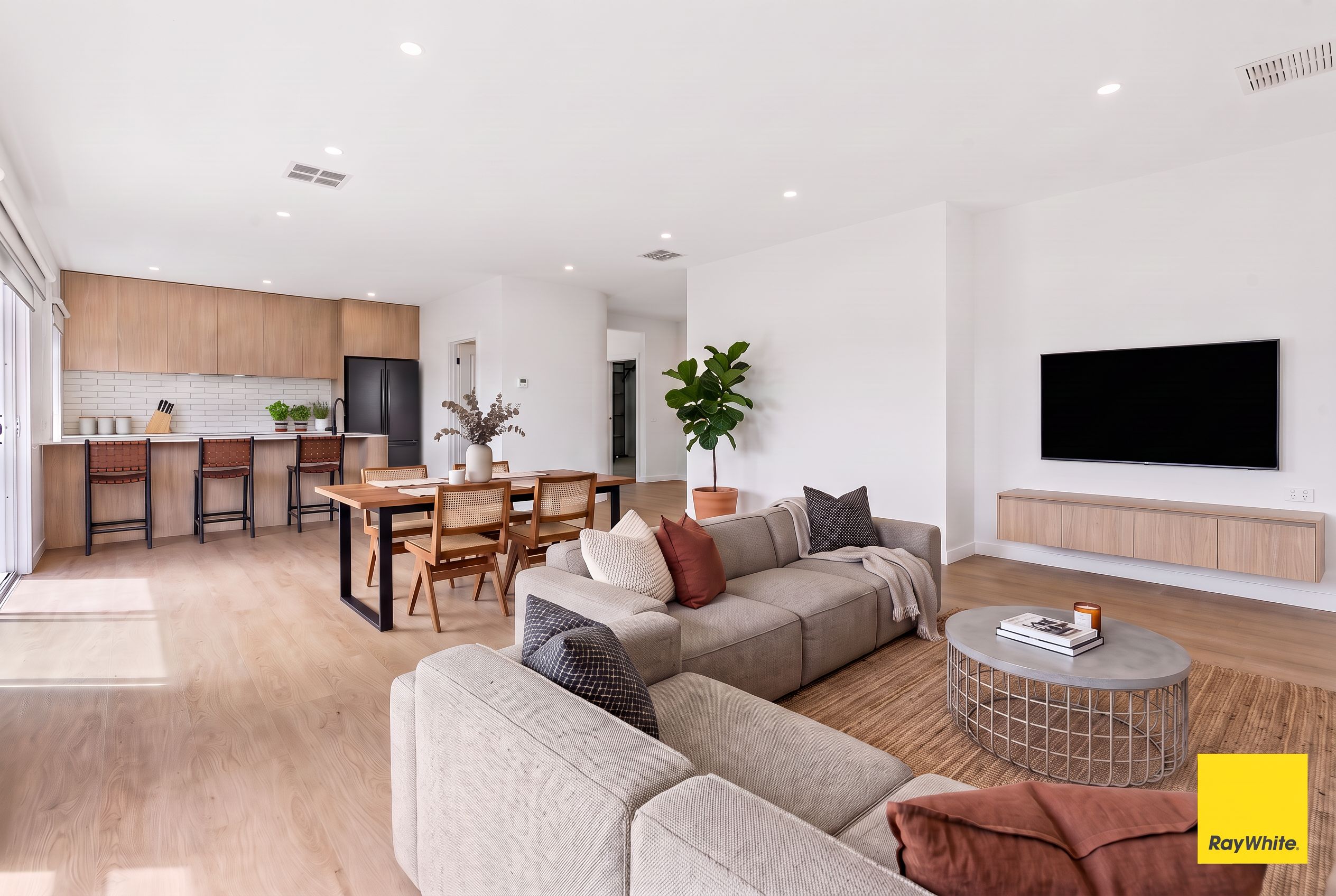 1/10 Amara Way — photo 3 of 18