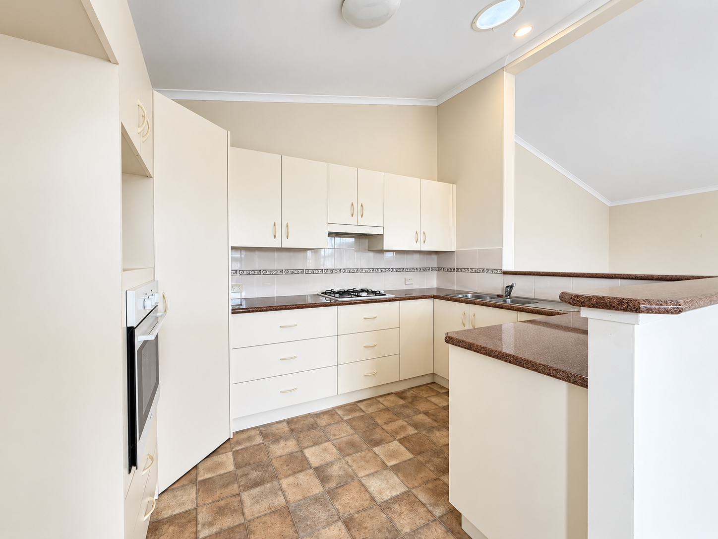 63/69 Light Street — photo 4 of 14