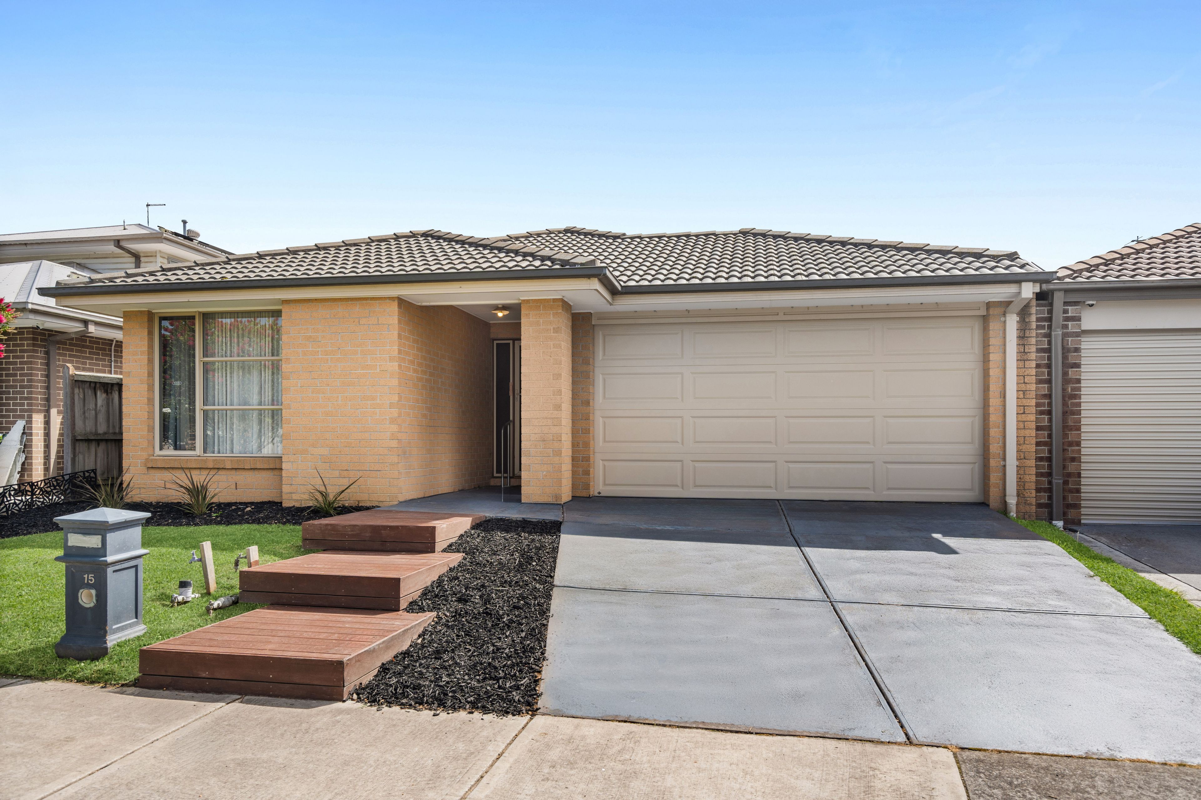 15 Stoneleigh Road — photo 20 of 23