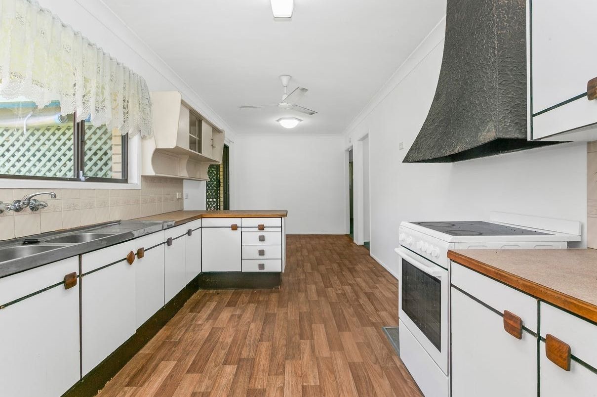19 Springwood Road — photo 2 of 10