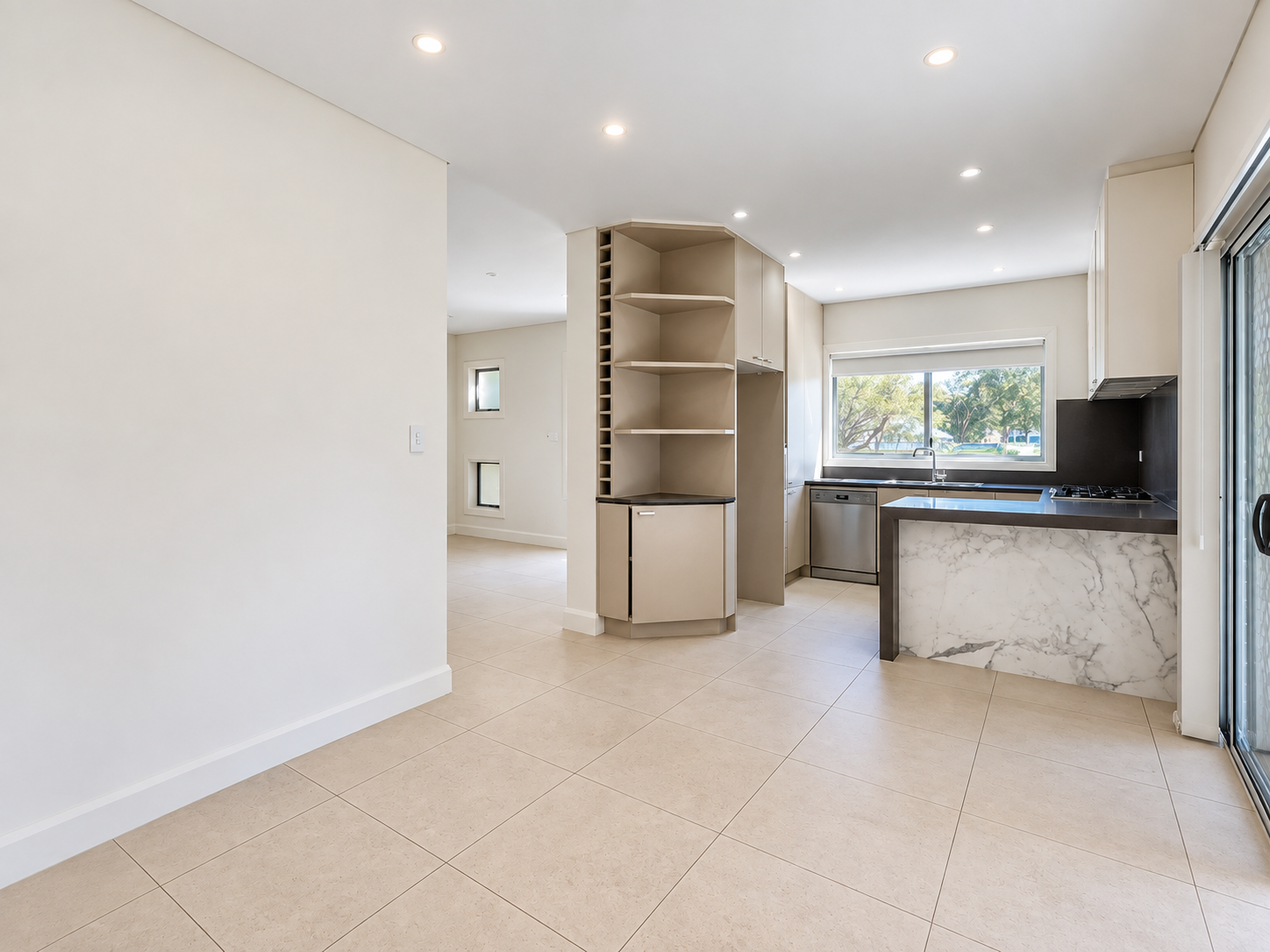 1/59 Iberia Street — photo 4 of 8