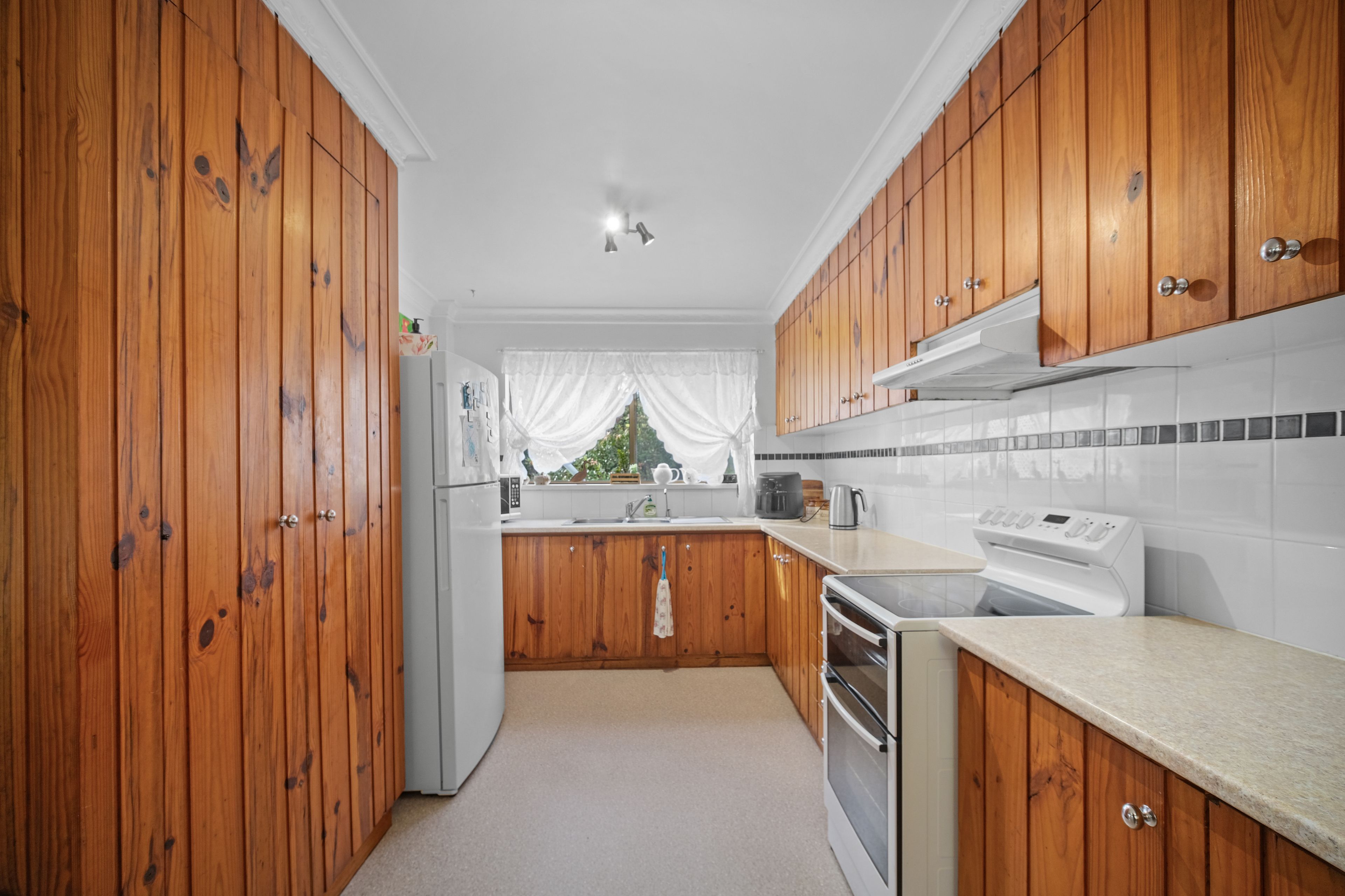 27 Claxton Street — photo 10 of 27