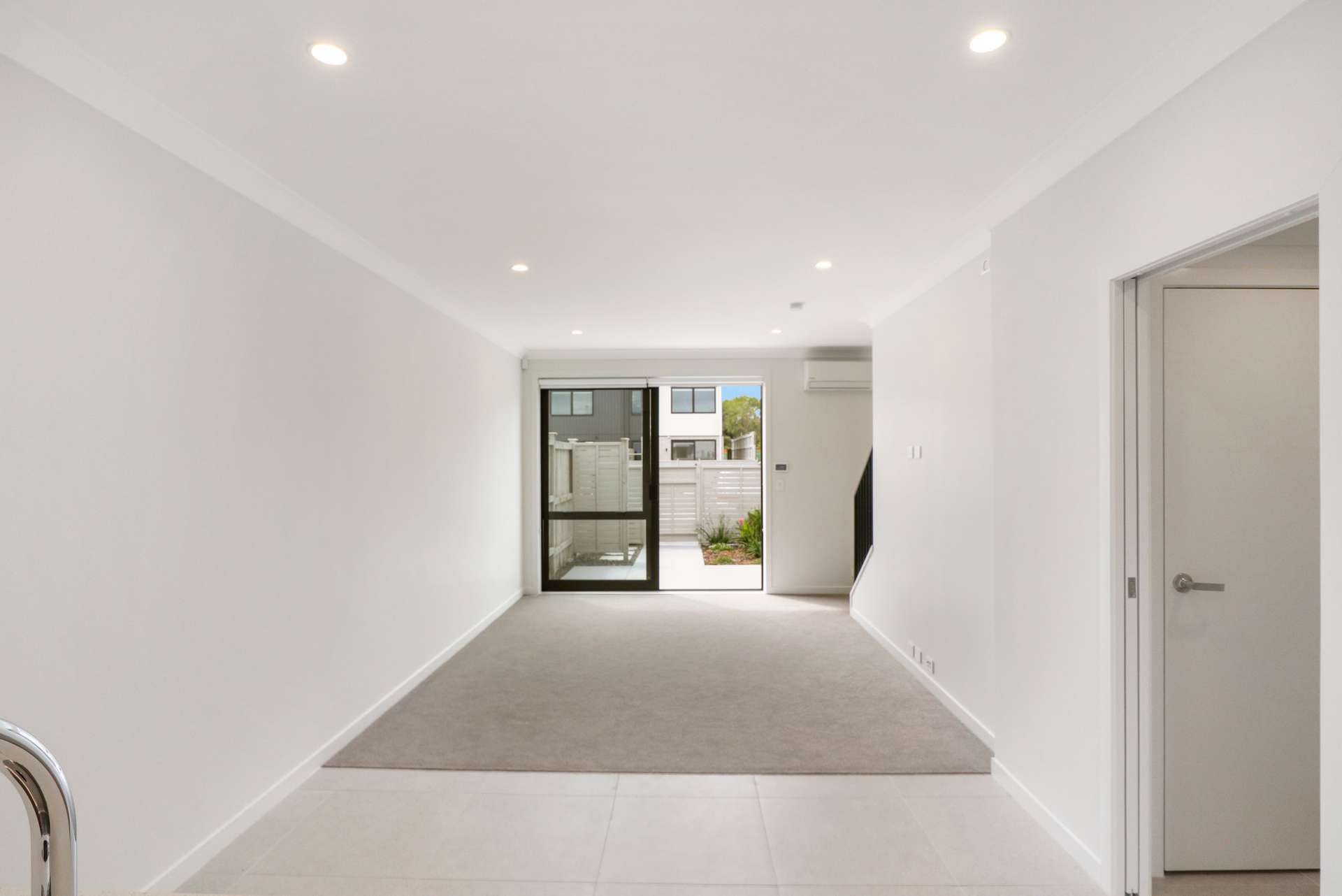 14 Nuku Place photo 4