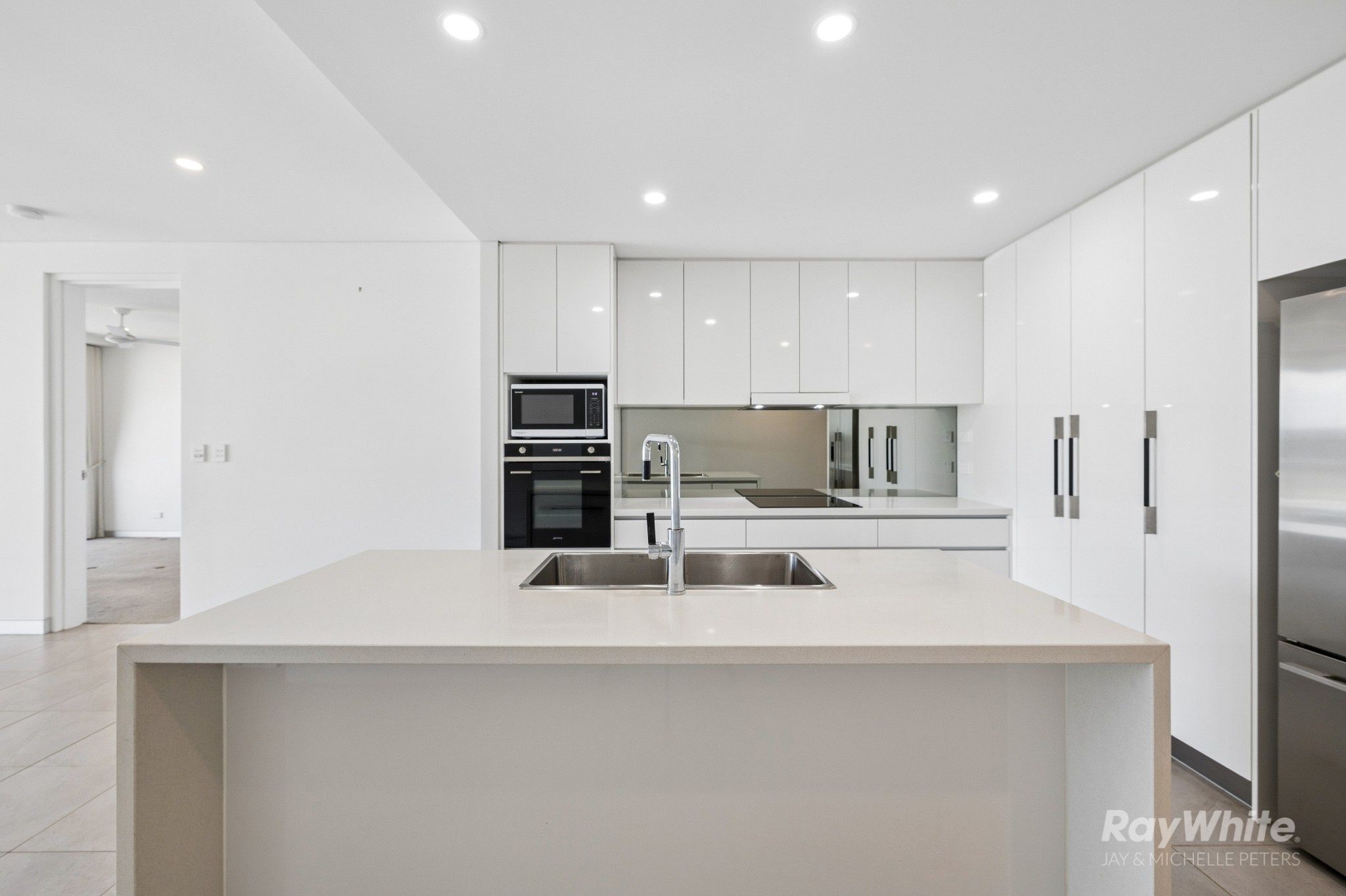 103/113 Landsborough Avenue — photo 10 of 30