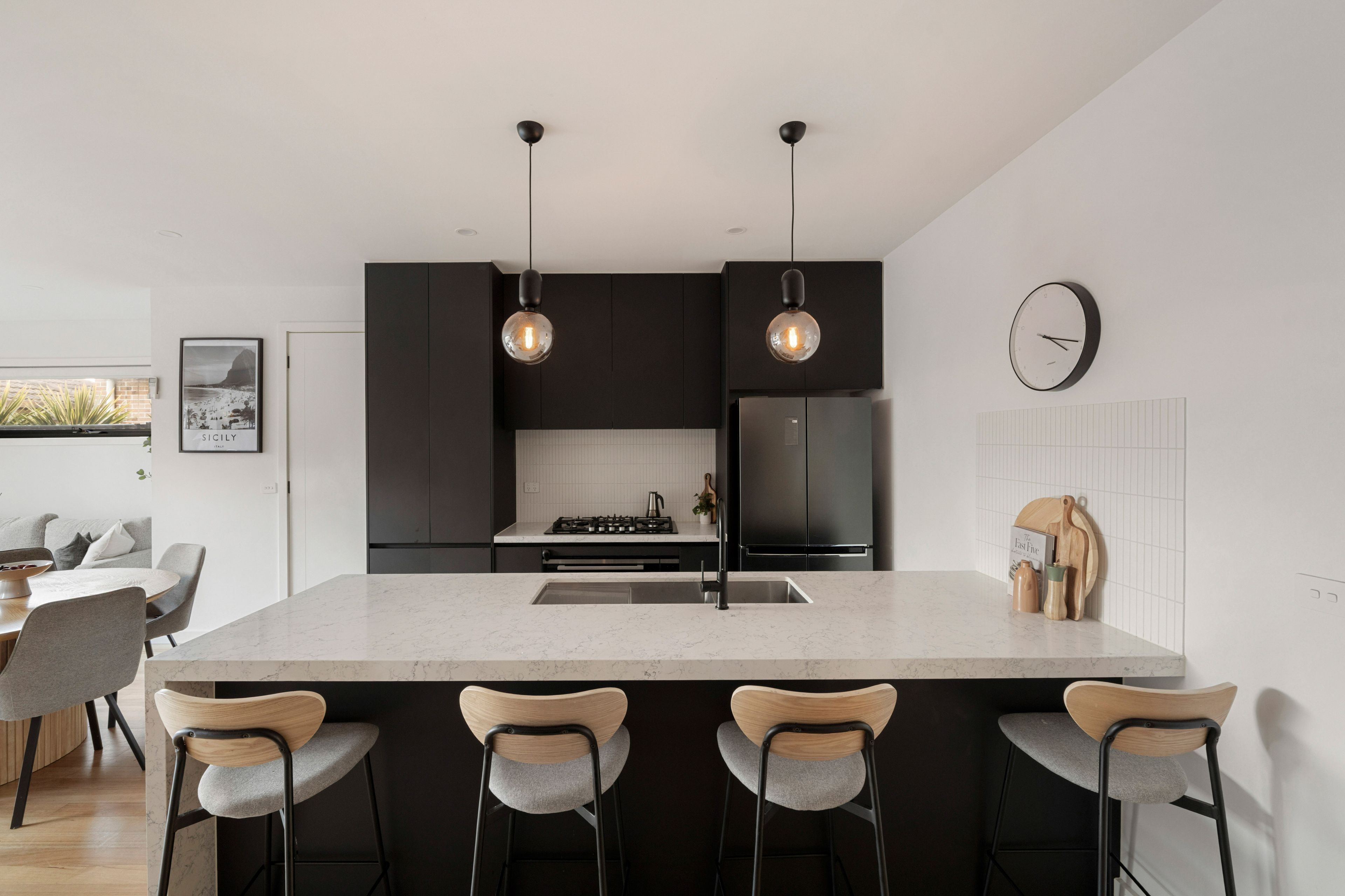 2D Sunbeam Street — photo 3 of 17