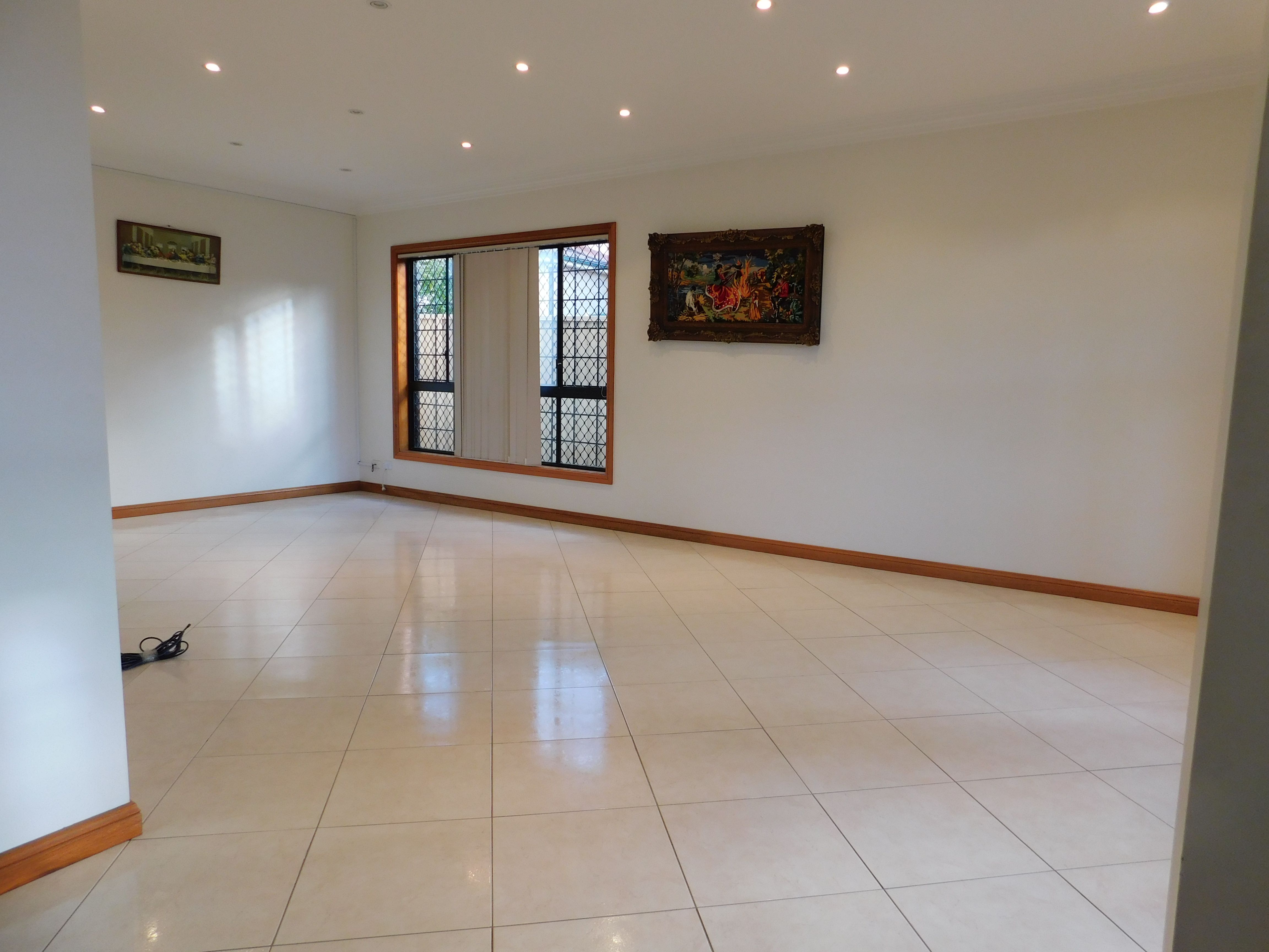 10 Zircon Avenue, Bossley Park, NSW 2176