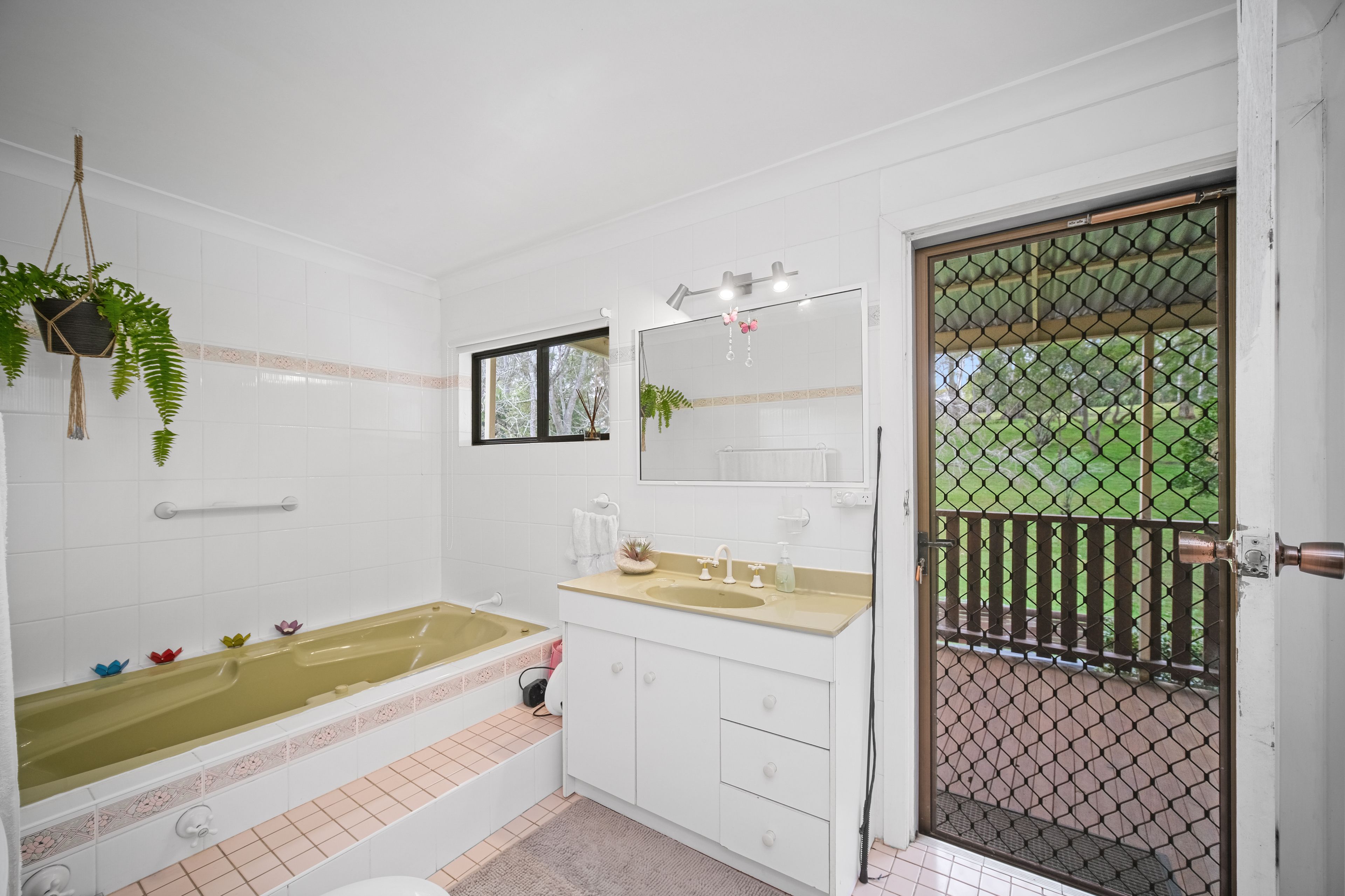 27 Claxton Street — photo 9 of 27