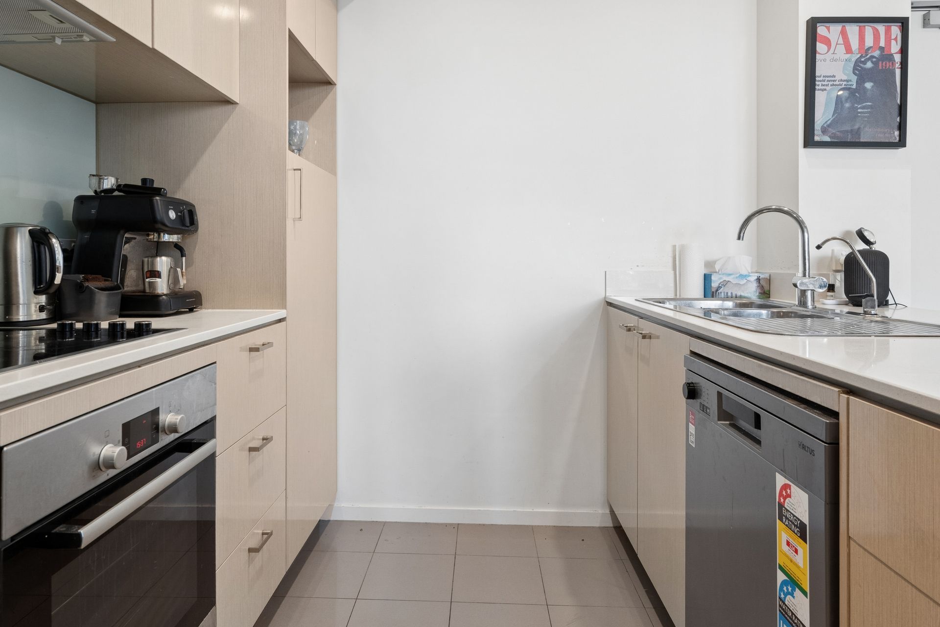 92/3 Homelea Court — photo 6 of 24