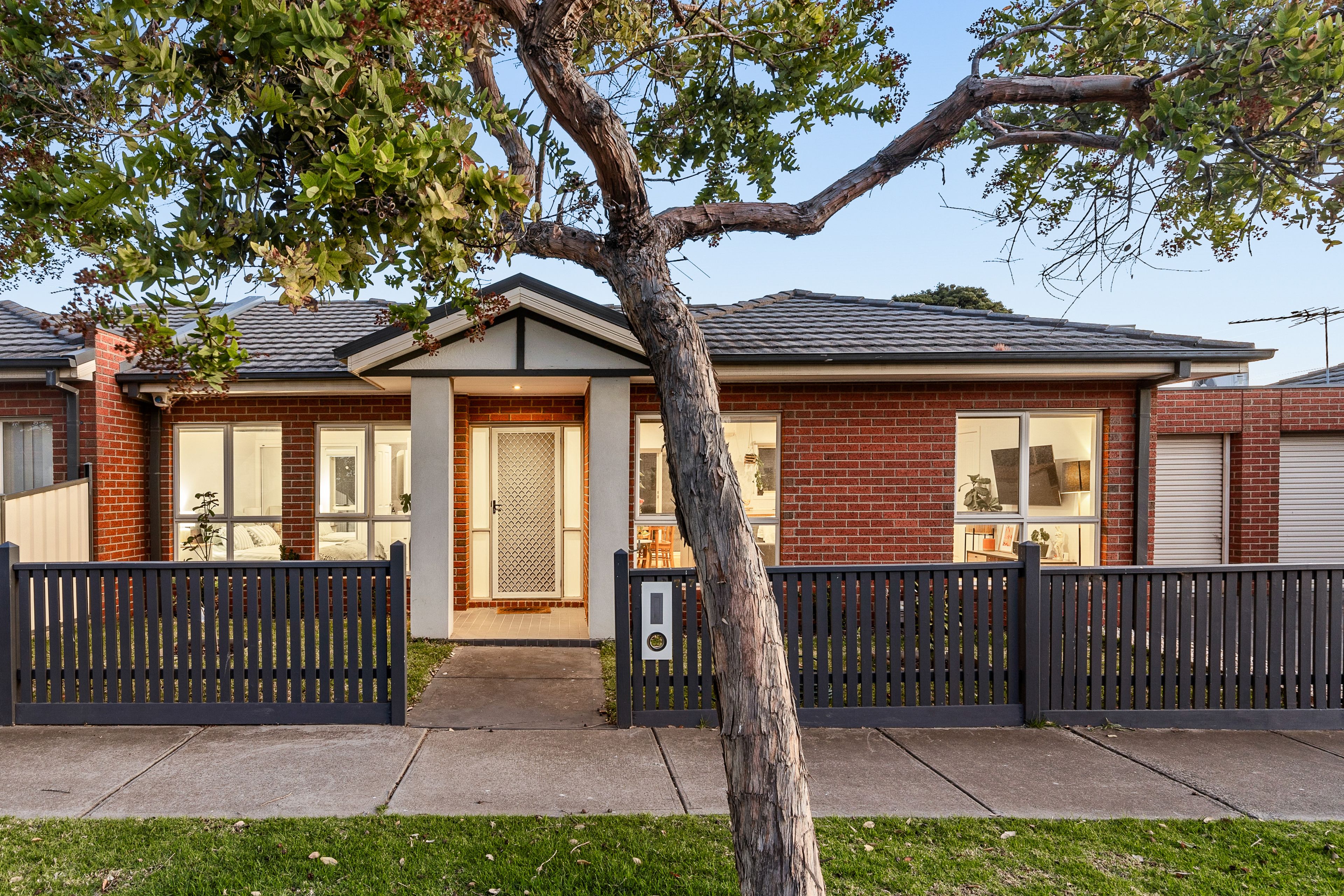 77 Corrigan Avenue, Brooklyn VIC 3012