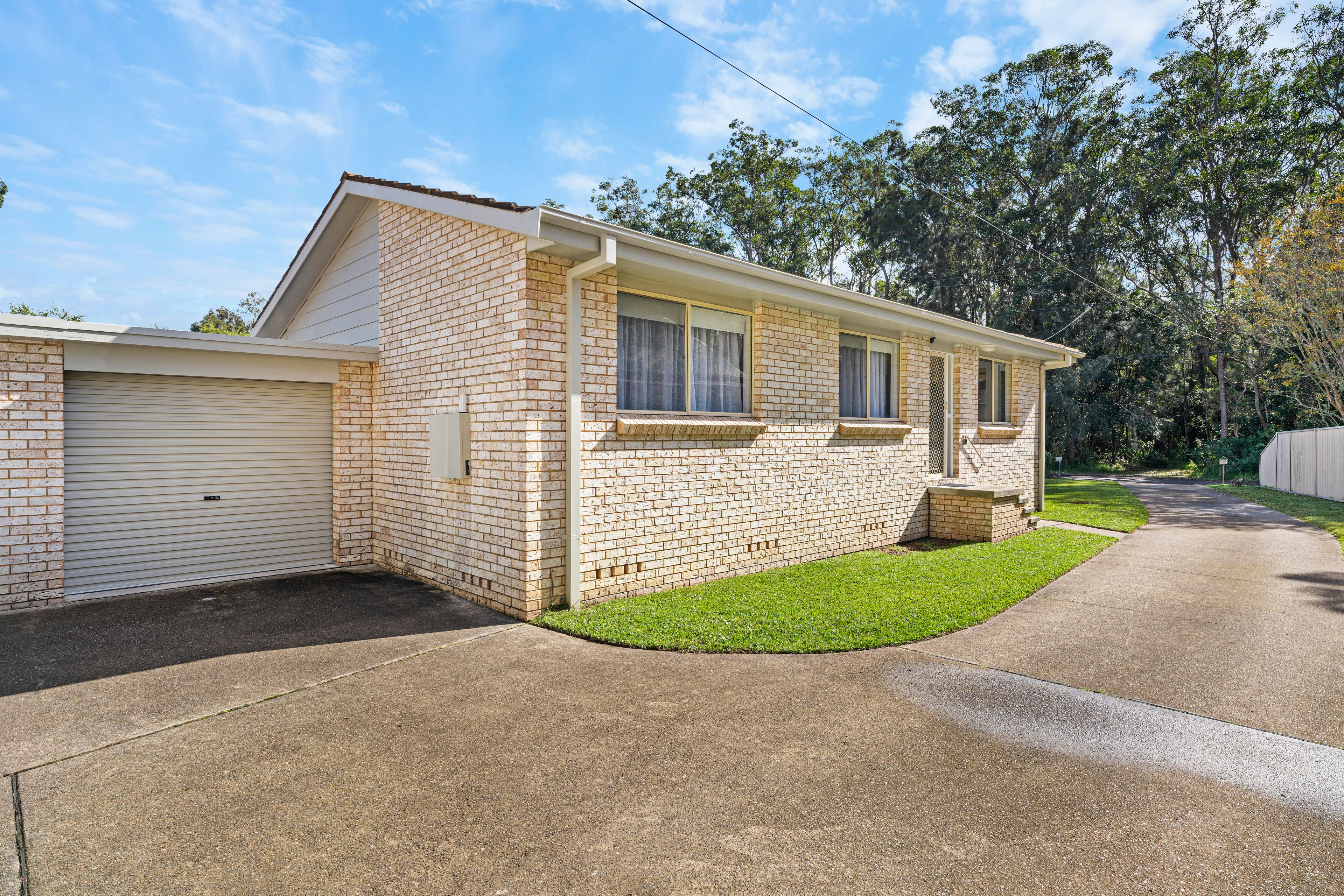 1/35 Warner Avenue, Tuggerawong, NSW 2259