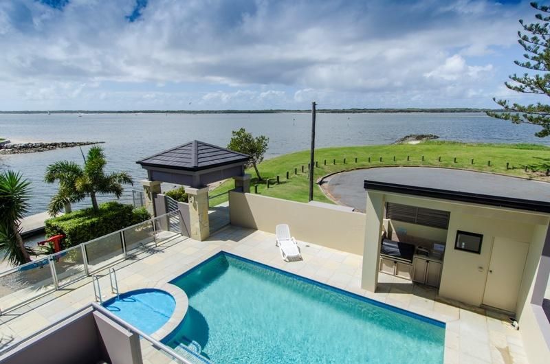8/36-38 Oatland Esplanade, Runaway Bay, QLD 4216