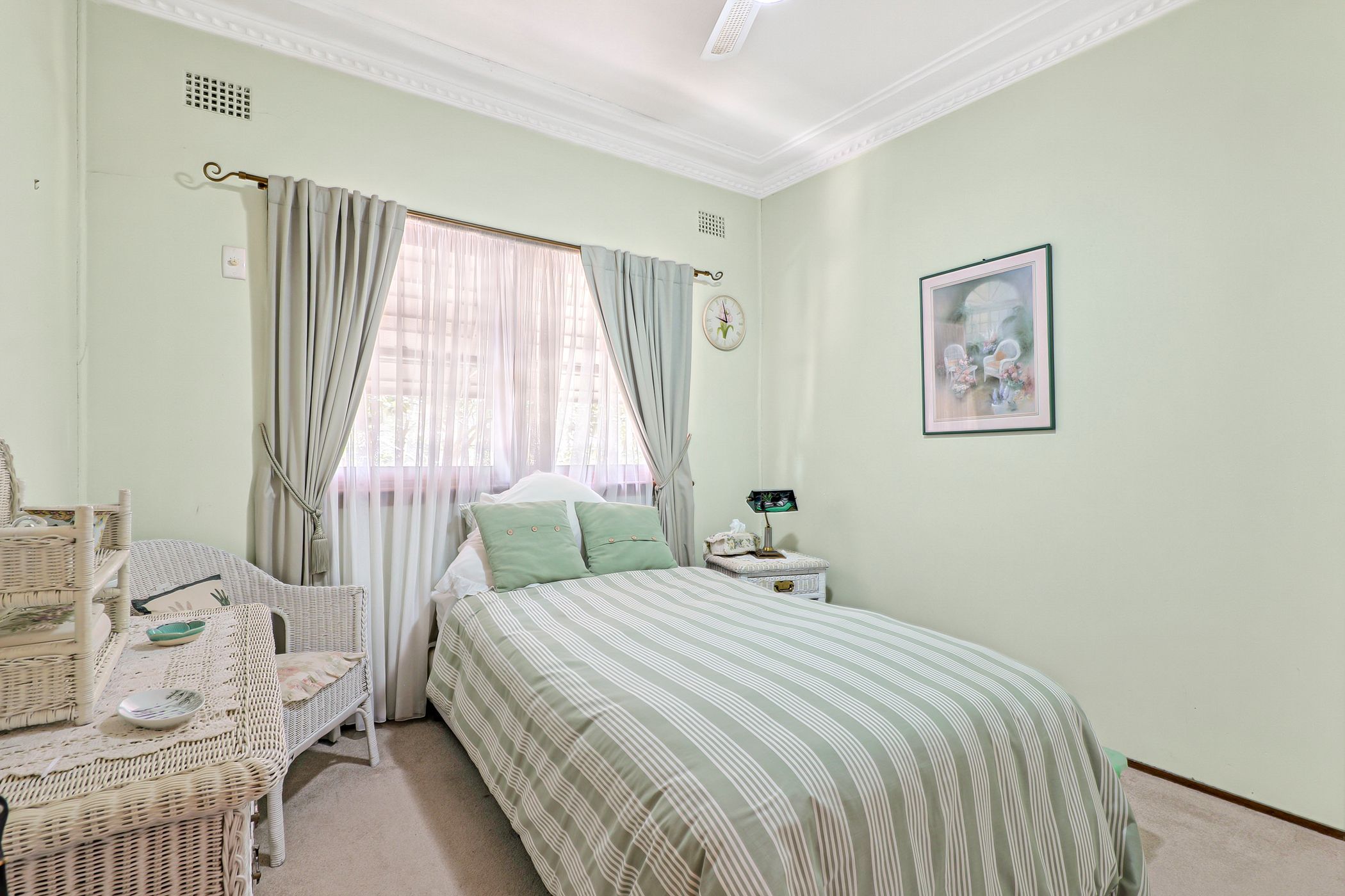 27 Pecks Road — photo 9 of 12